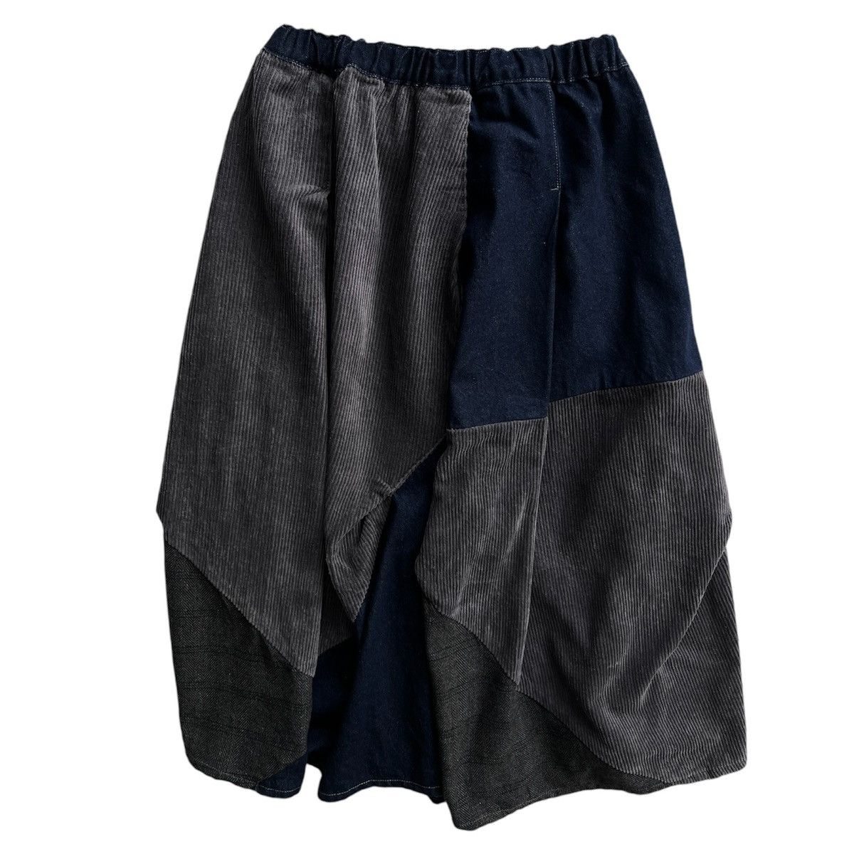 Japanese Brand COTOPONE PATCHWORK SKIRT🇯🇵 Size 27" / US 4 / IT 40 - 6 Thumbnail