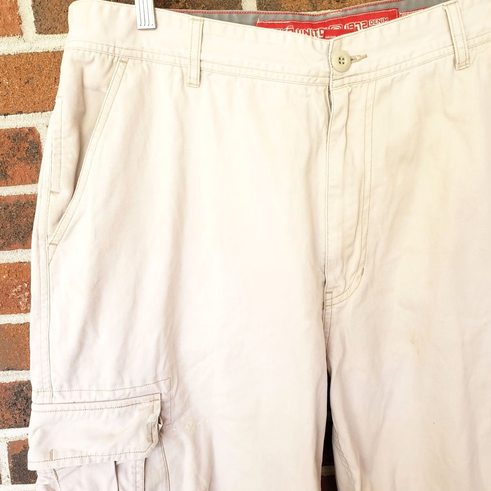 Ecko Unltd. Ecko Unltd Y2K Cargo Shorts Men 38x12 Beige Baggy Relaxed Loose Skater Edison Size US 38 / EU 54 - 2 Thumbnail