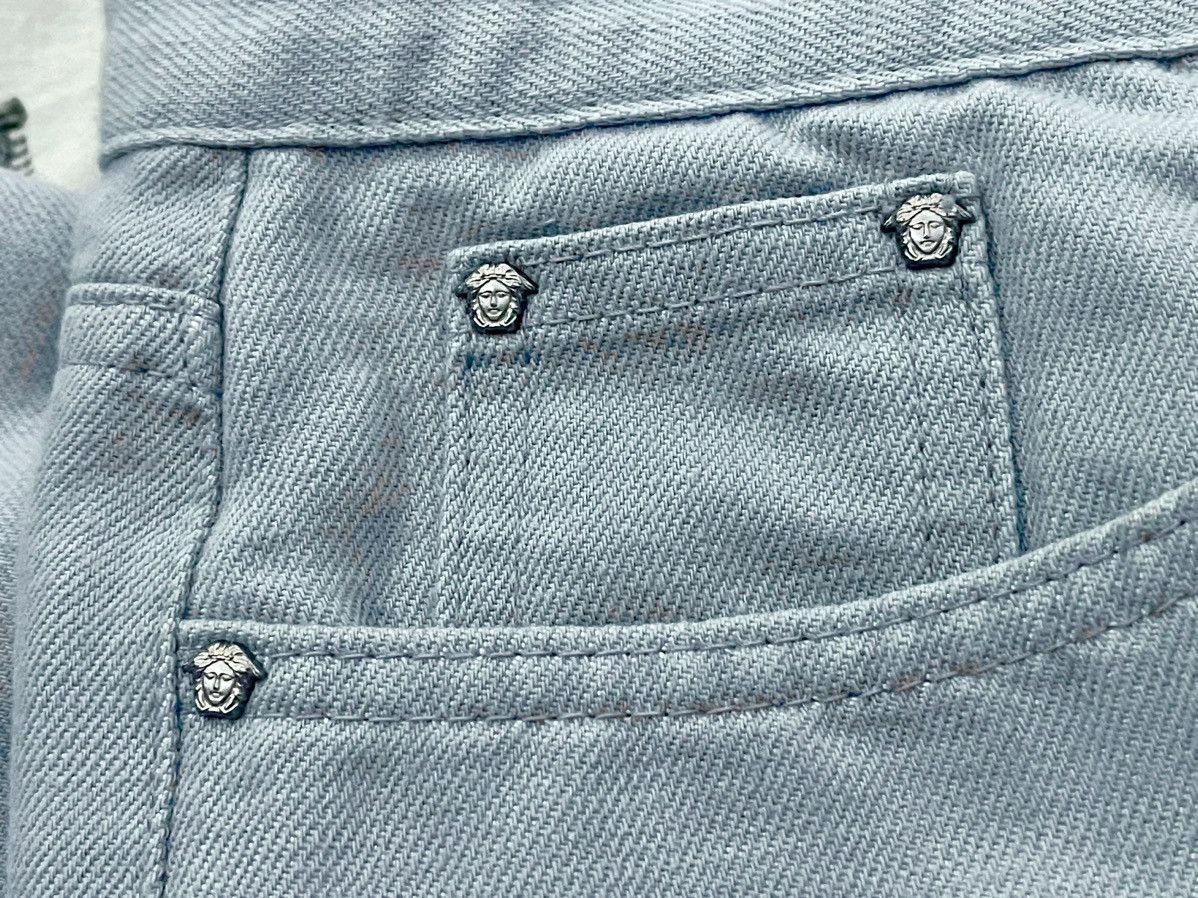 Versace Jeans Couture Versace Jeans Couture Straight-Leg Light Denim Cropped Jeans Size US 33 - 9 Thumbnail