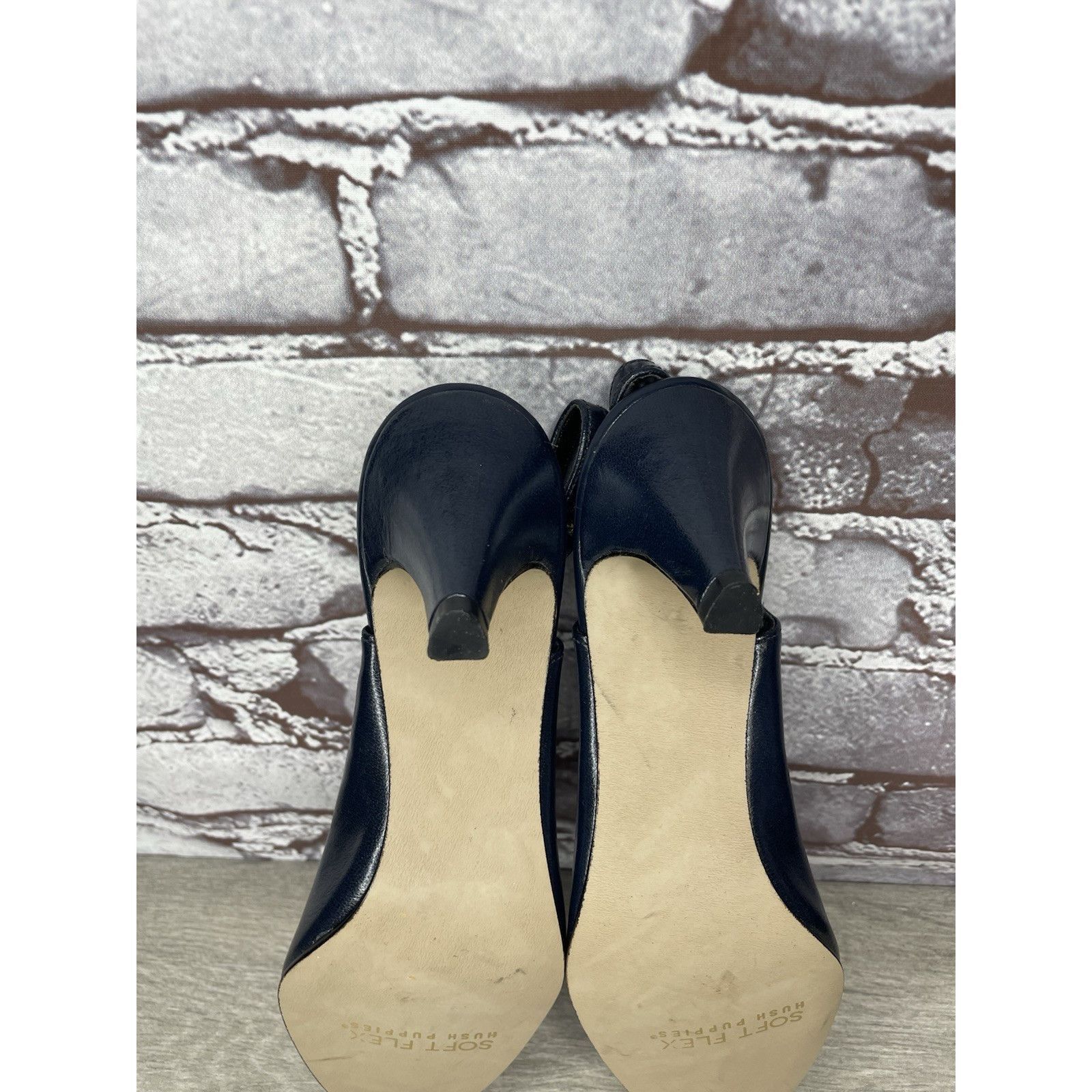 Hush Puppies Hush Puppies Navy Blue Leather Pointed Toe Ankle Strap Heels Size US 8.5 / IT 38.5 - 10 Thumbnail