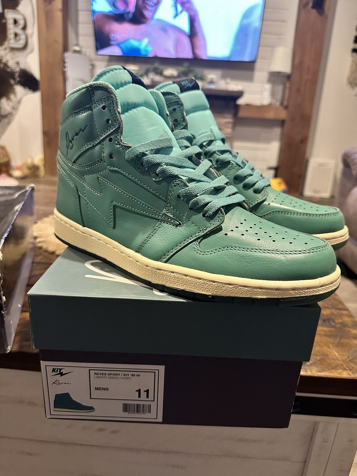 image of Reves Paris X Kool Kiy Statue Of Liberty Shoes in Green, Men's (Size 11)