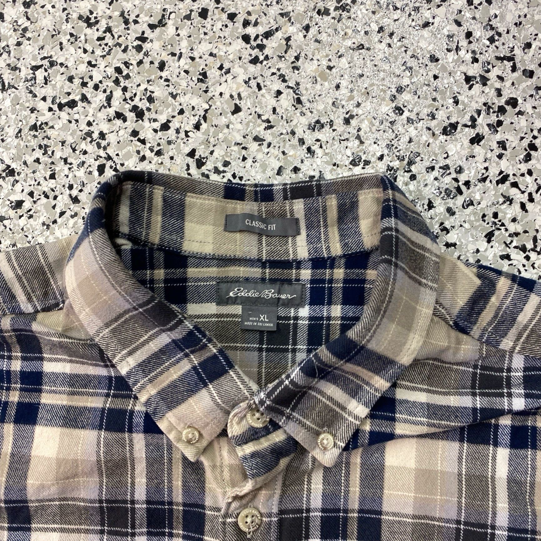 Eddie Bauer Eddie Bauer Men’s Flannel Long Sleeve Shirt Blue Beige Plaid XL Button-Up Collared Regular Fit Mens Size US XL / EU 56 / 4 - 2 Thumbnail
