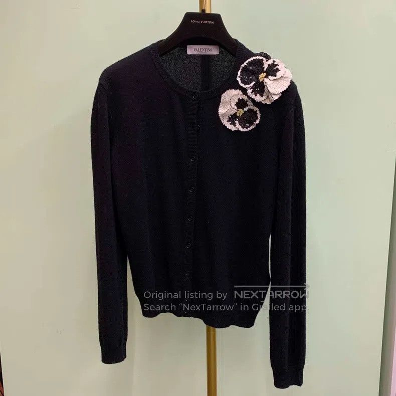 Valentino Valentino Embroidered flower shirt Size M / US 6-8 / IT 42-44 - 1 Thumbnail