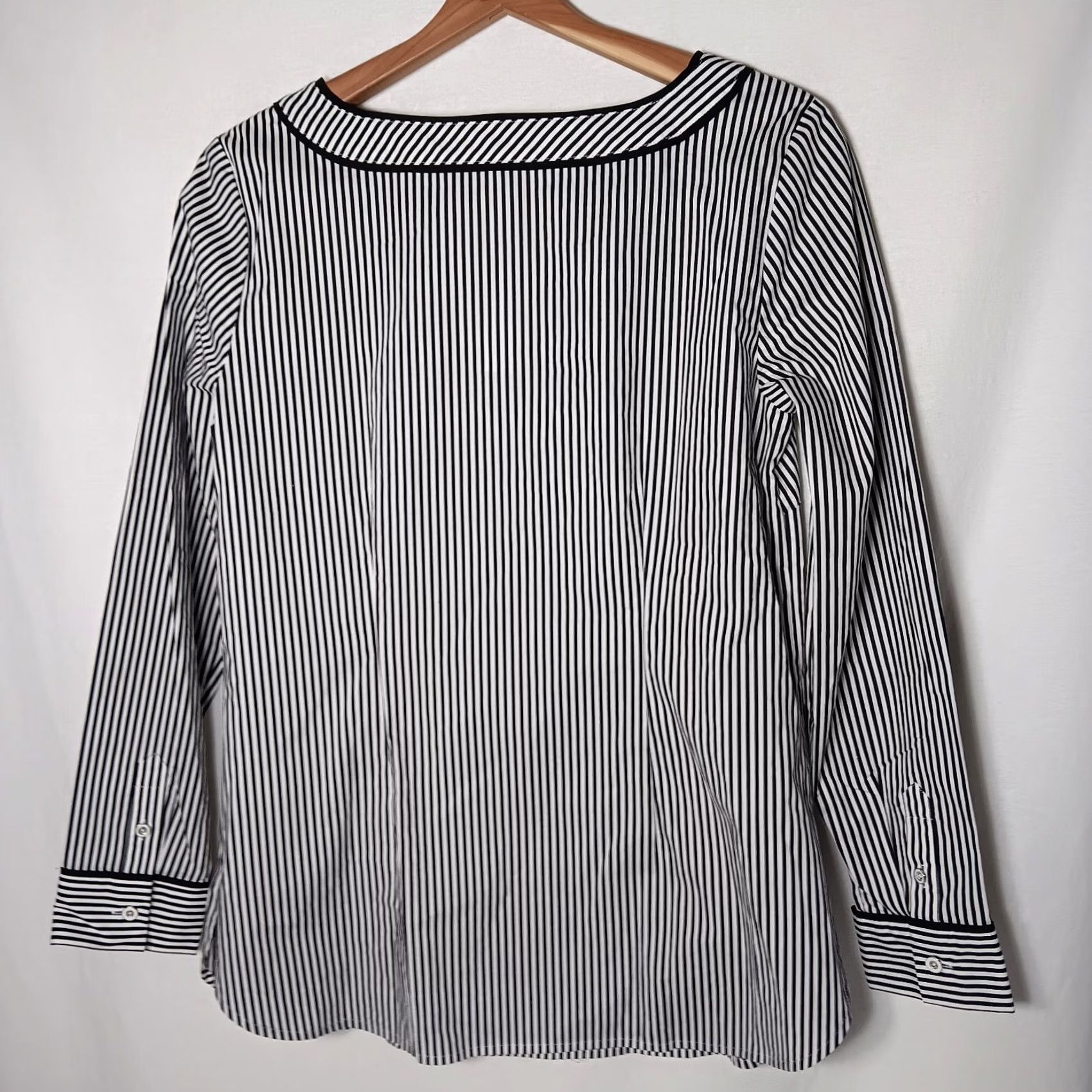 Talbots Talbots Blouse Shirt Women Small White Black Striped Round Neck Long Sleeve Zip Pullover Classic Casual Business Travel Size S / US 4 / IT 40 - 2 Thumbnail
