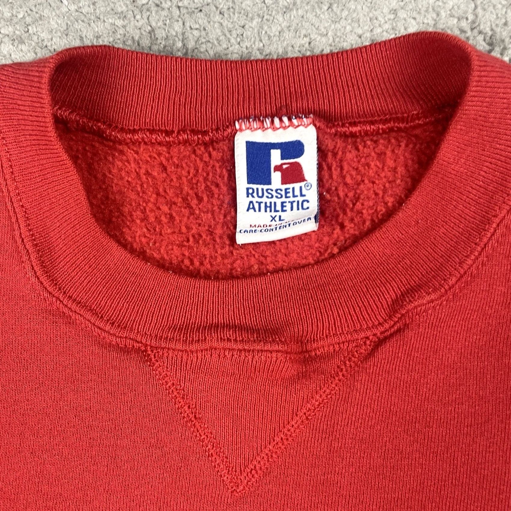 Russell Athletic VINTAGE Russell Athletic Sweatshirt Adult XL Red Crew Neck Pullover Mens Distressed Grunge USA Classic Size US XL / EU 56 / 4 - 3 Thumbnail