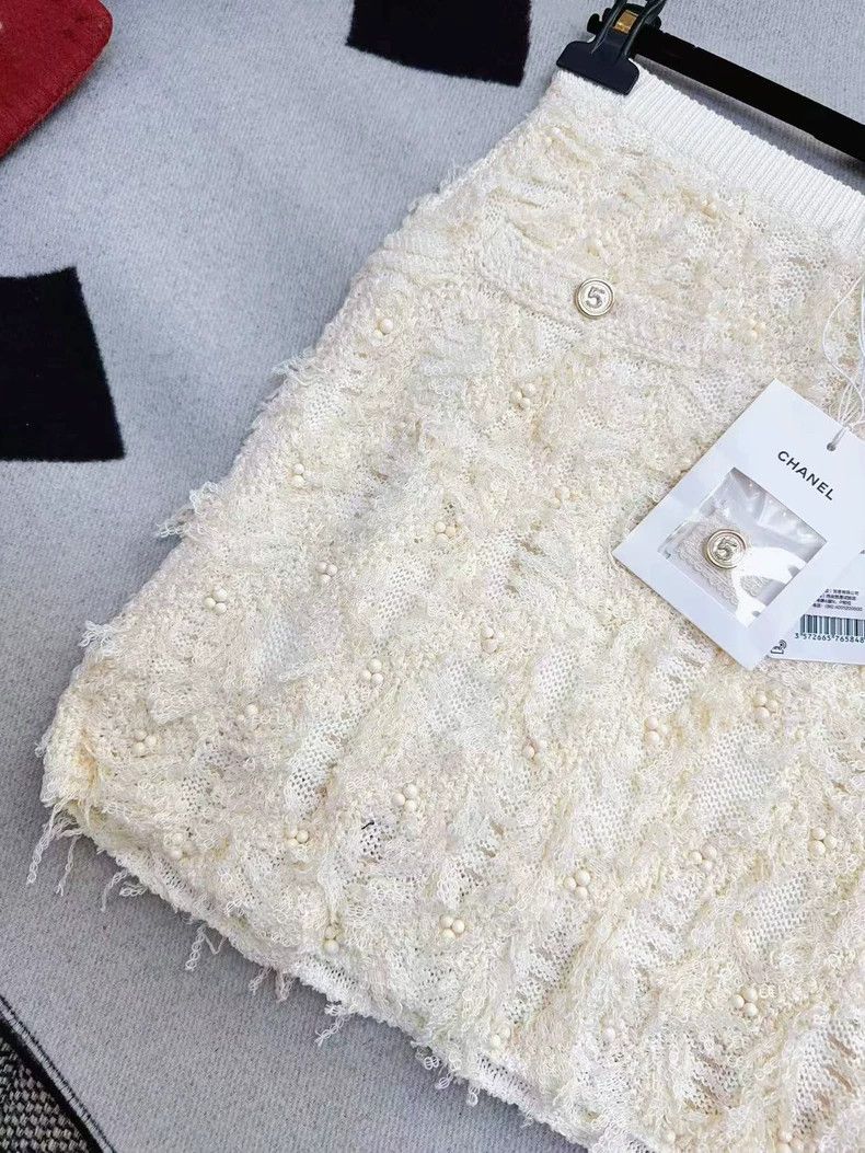 Chanel Chanel 21s show beige heavy industry stud bead embroidery Size 24" / US 00 / IT 34 - 4 Thumbnail
