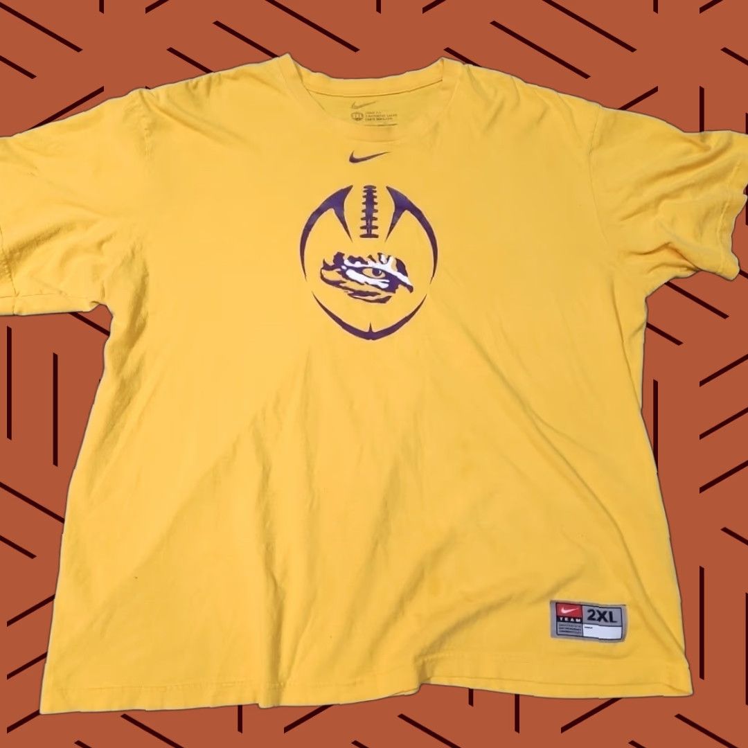 Nike VINTAGE LSU Eye Of Tiger T-Shirt Men 2XL Gold Core Logo Football Nike Patch Size US XXL / EU 58 / 5 - 1 Thumbnail