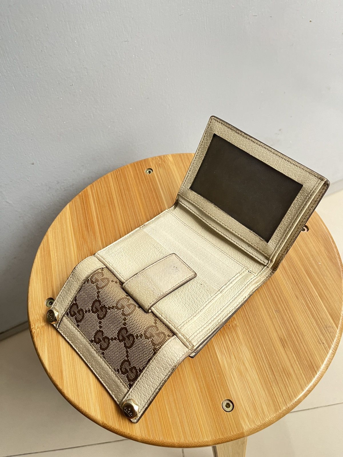 Gucci Gucci Beige/Off White GG Canvas and Leather Compact Wallet Size ONE SIZE - 6 Thumbnail