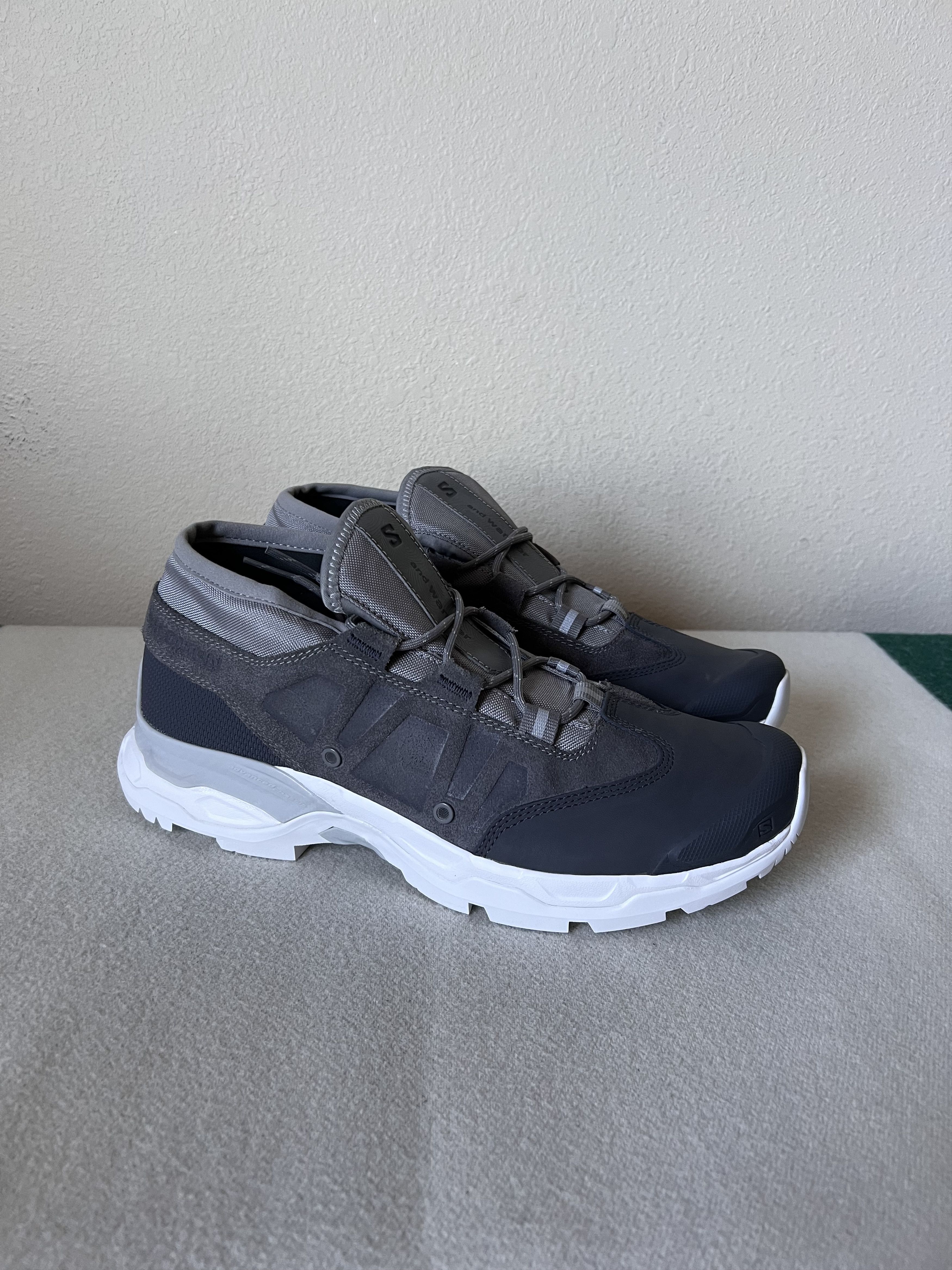 and Wander Salomon Jungle Ultra Low in Grey