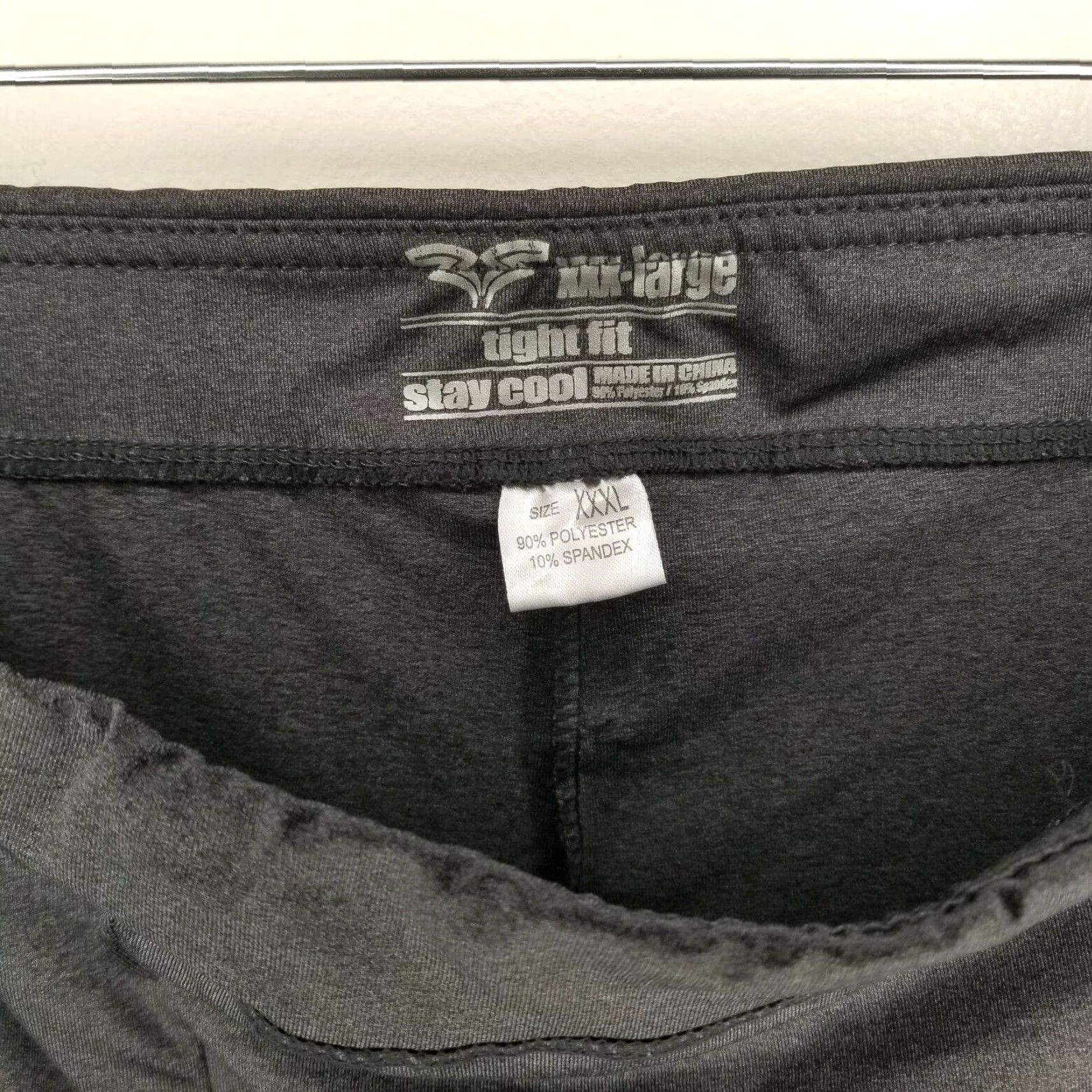 Vintage UNBRANDED Women's Gray Pink Capri Leggings 3XL Activewear Tight Fit Stay Cool Size 40" / US 18 - 3 Thumbnail
