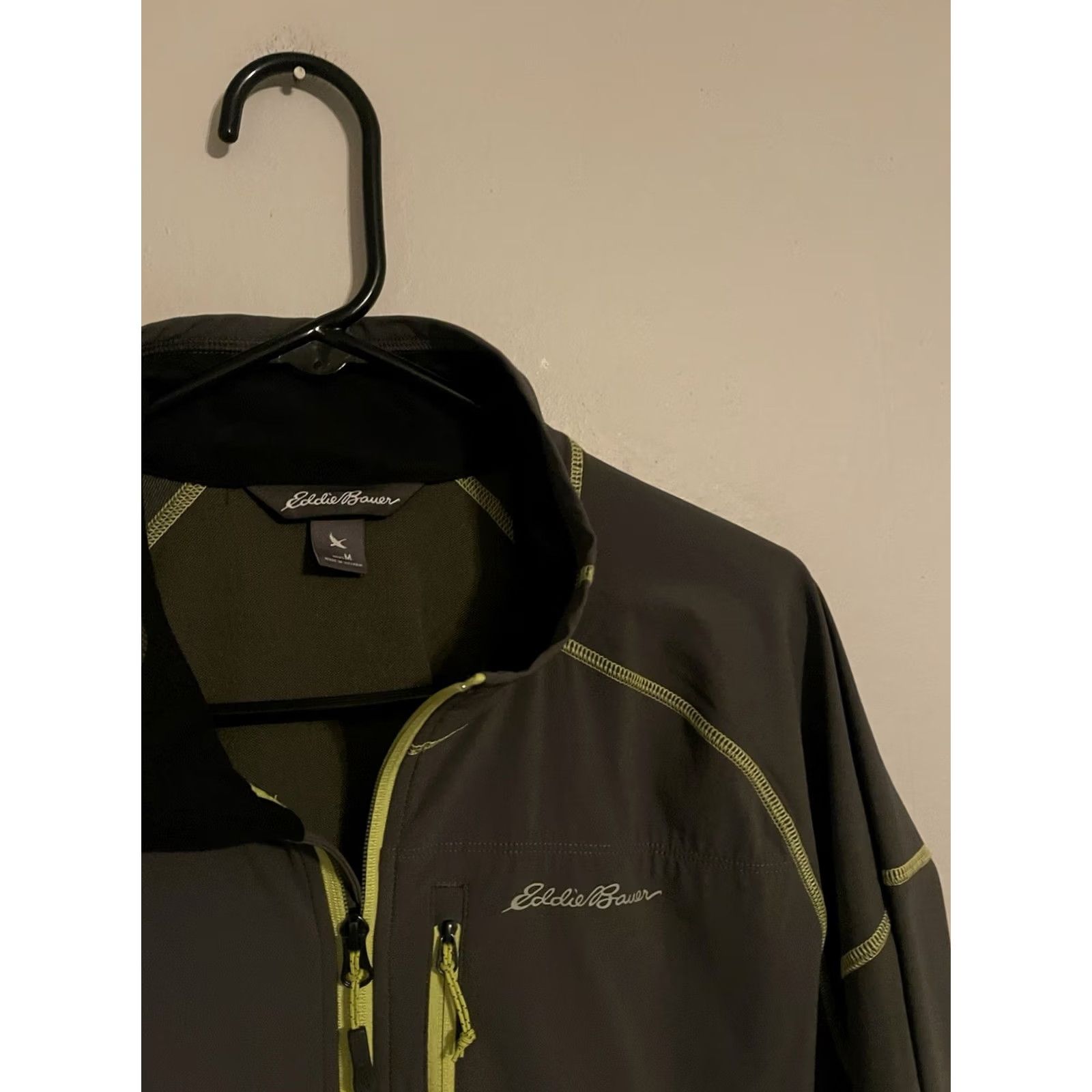 Eddie Bauer Eddie Bauer Gray Lime Green Full Zip Athletic Soft Shell Jacket Men's Medium Size US M / EU 48-50 / 2 - 2 Thumbnail