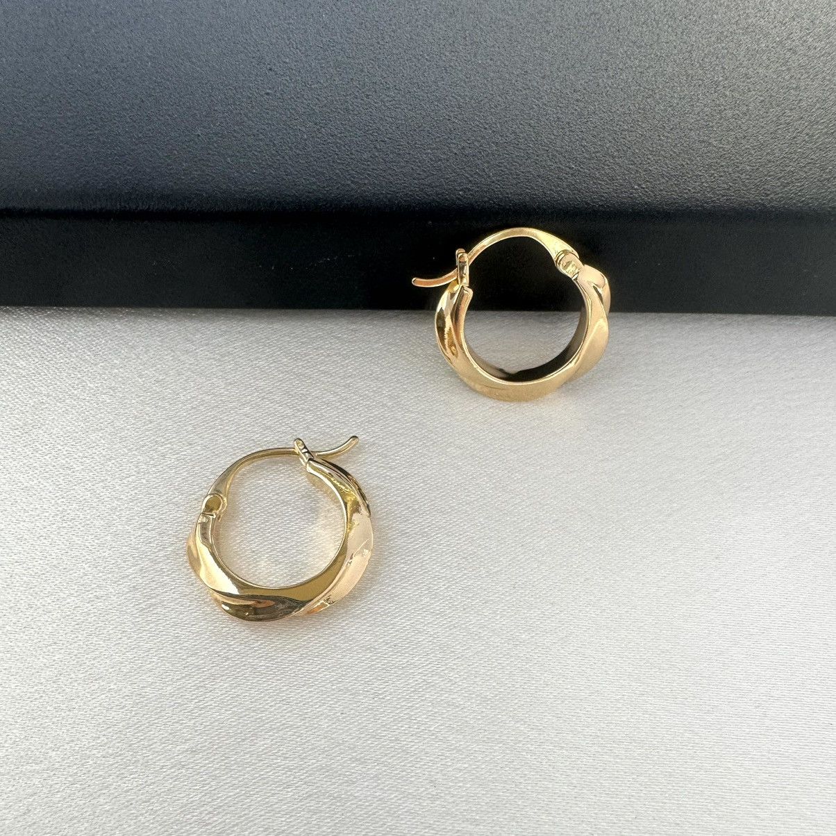 Designer Small Twisted Gold Hoop Earrings for Women Size ONE SIZE - 3 Thumbnail