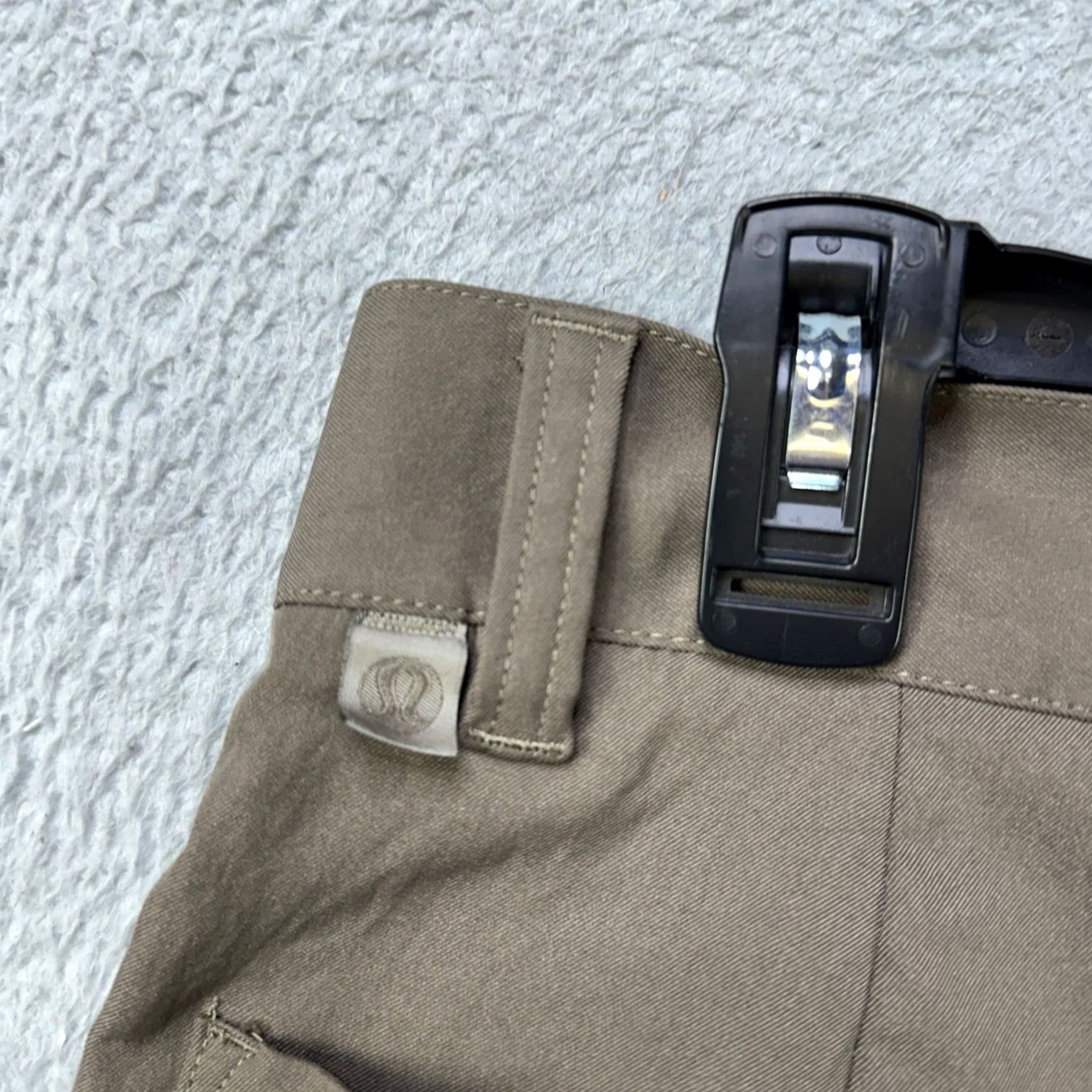 Lululemon Lululemon ABC Pants Slim Taper Khaki Beige Mens 30 Slim Fit 5-Pocket Polyester Elastomultiester Stretch EUC Size US 30 / EU 46 - 6 Thumbnail