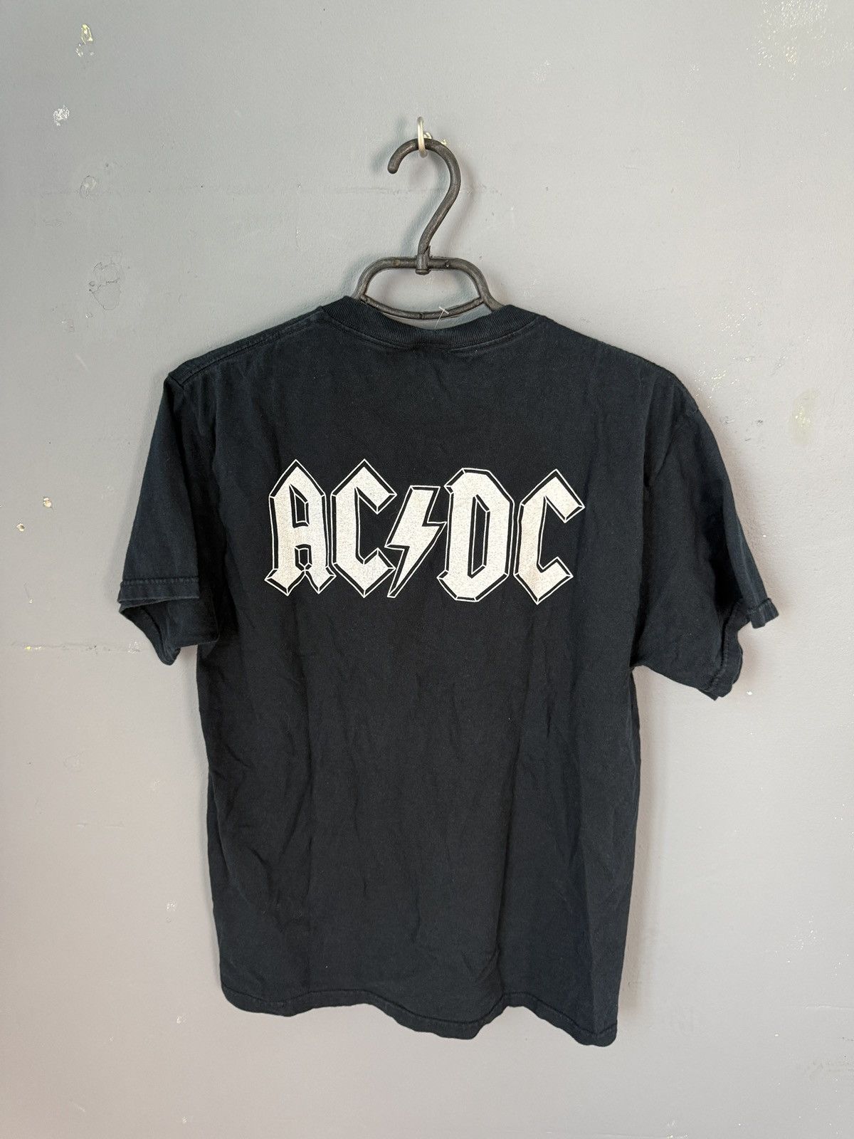 AC/DC Vintage Distressed 2005 ACDC band tee Size US M / EU 48-50 / 2 - 5 Thumbnail