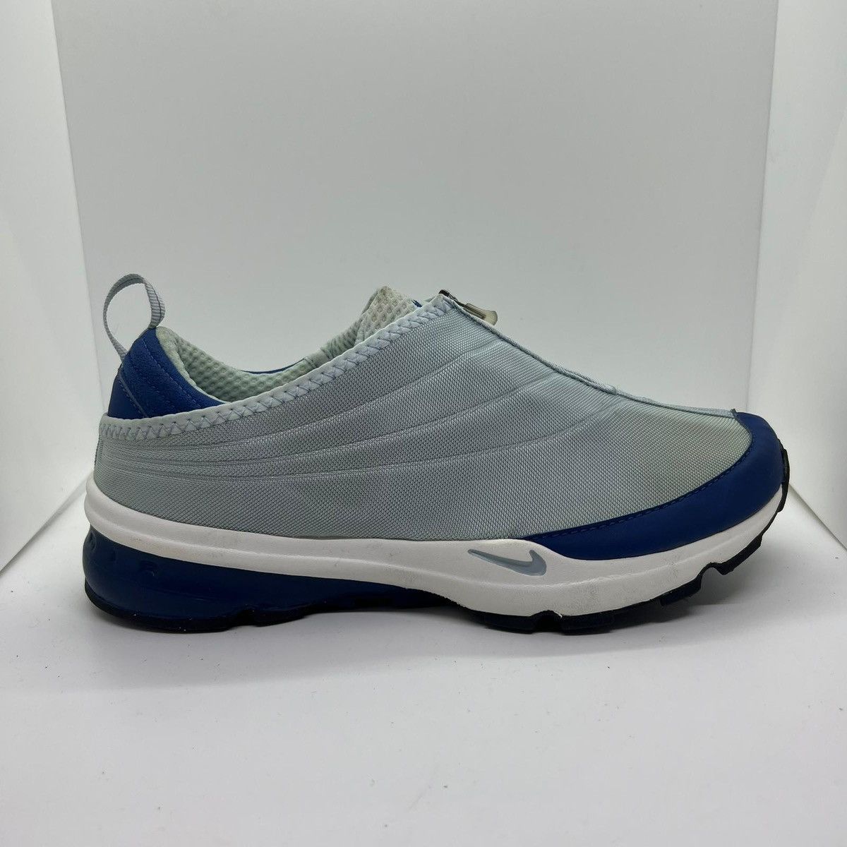 image of Bnib 2002 Vintage Nike Wmns Air Avow Id (302310-003) Shoes in Grey Blue, Women's