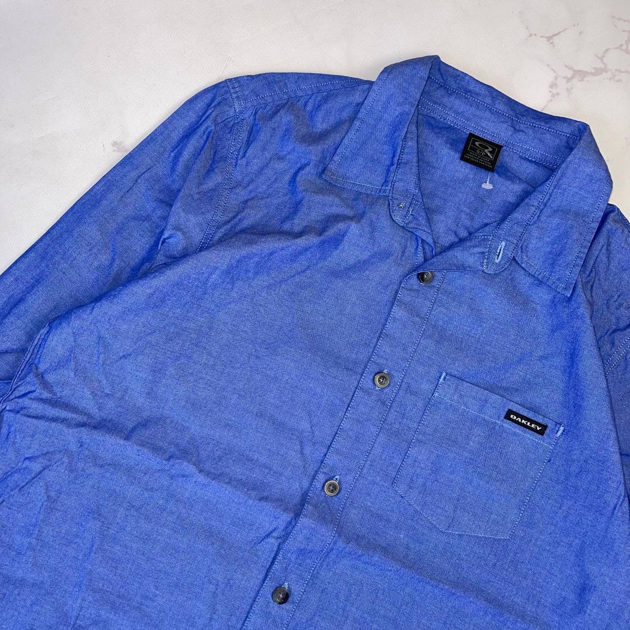 Oakley Oakley Shirts Vintage Basic streetwear Small Logo Size S Size US S / EU 44-46 / 1 - 3 Thumbnail