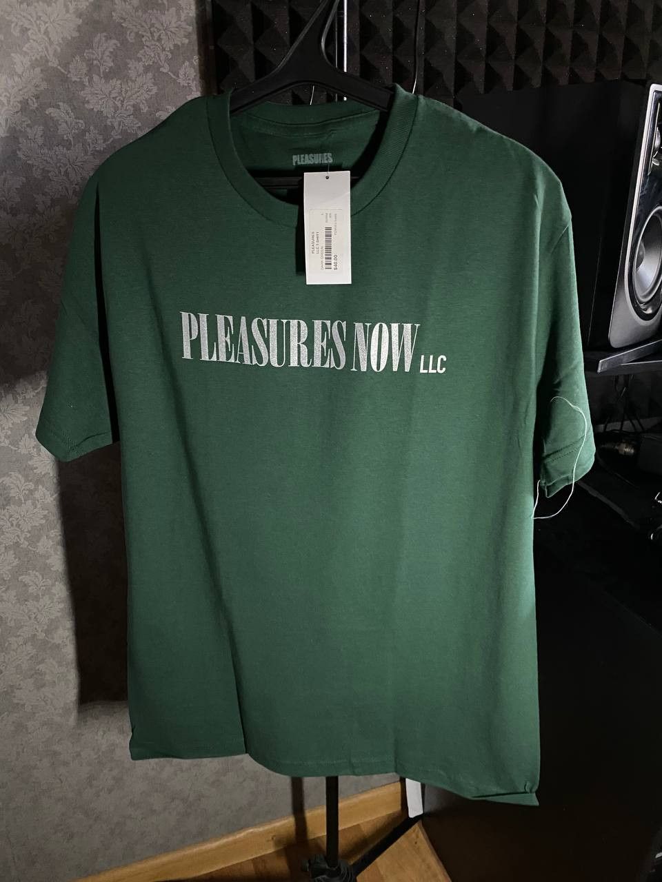 Pleasures Pleasures - Now Tee Size US M / EU 48-50 / 2 - 4 Thumbnail