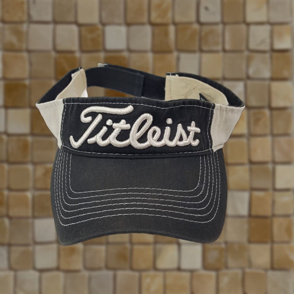 Titleist VINTAGE Titleist Golf Visor Adjust. Black Hat One Size Men Adjustable Retro Logo Golfing Preppy Black Visor 90s 00s USA Mens Size ONE SIZE - 1 Thumbnail