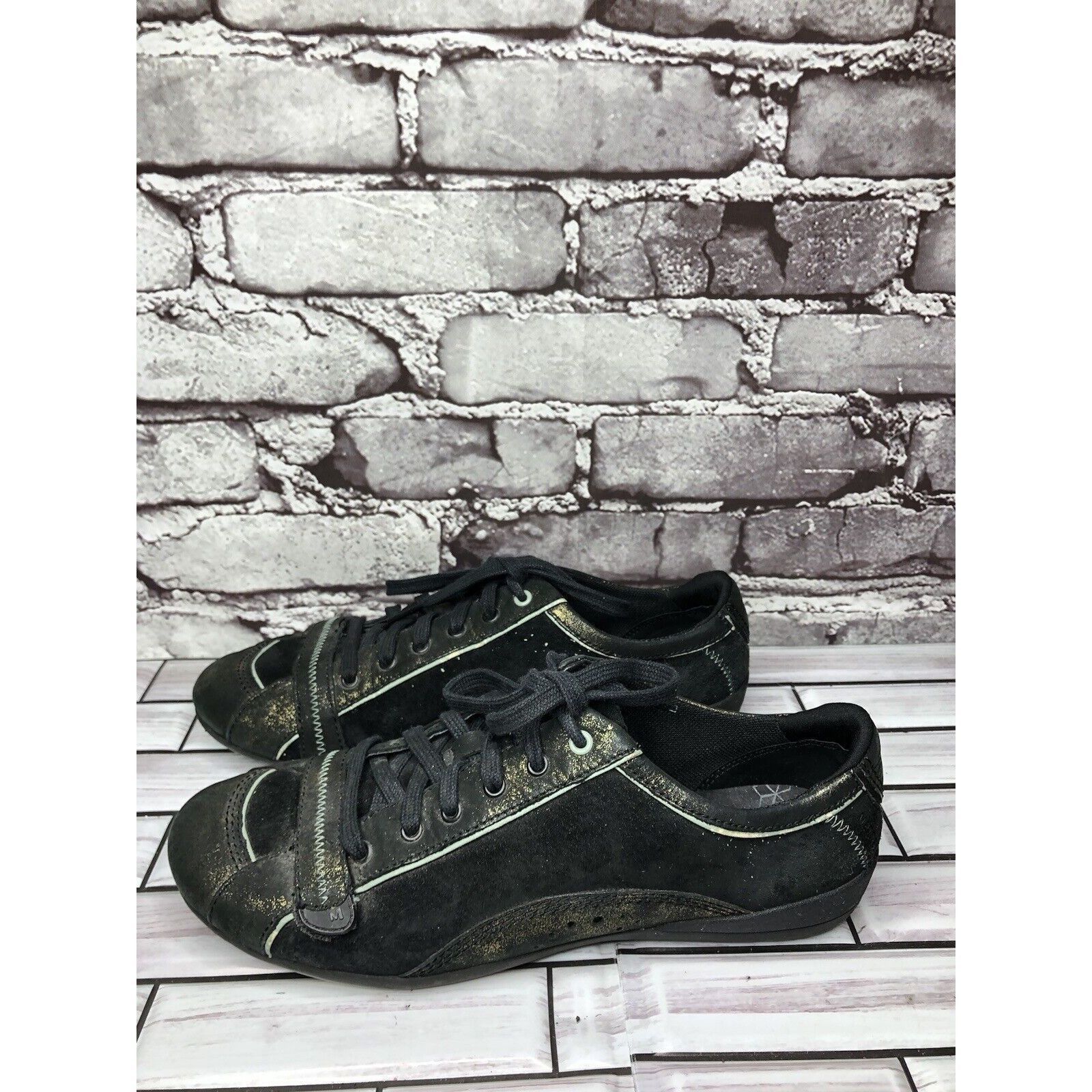 Merrell Merrell Pirouette Black Suede Leather Gold Sparkle Athletic Size US 8 / IT 38 - 1 Thumbnail