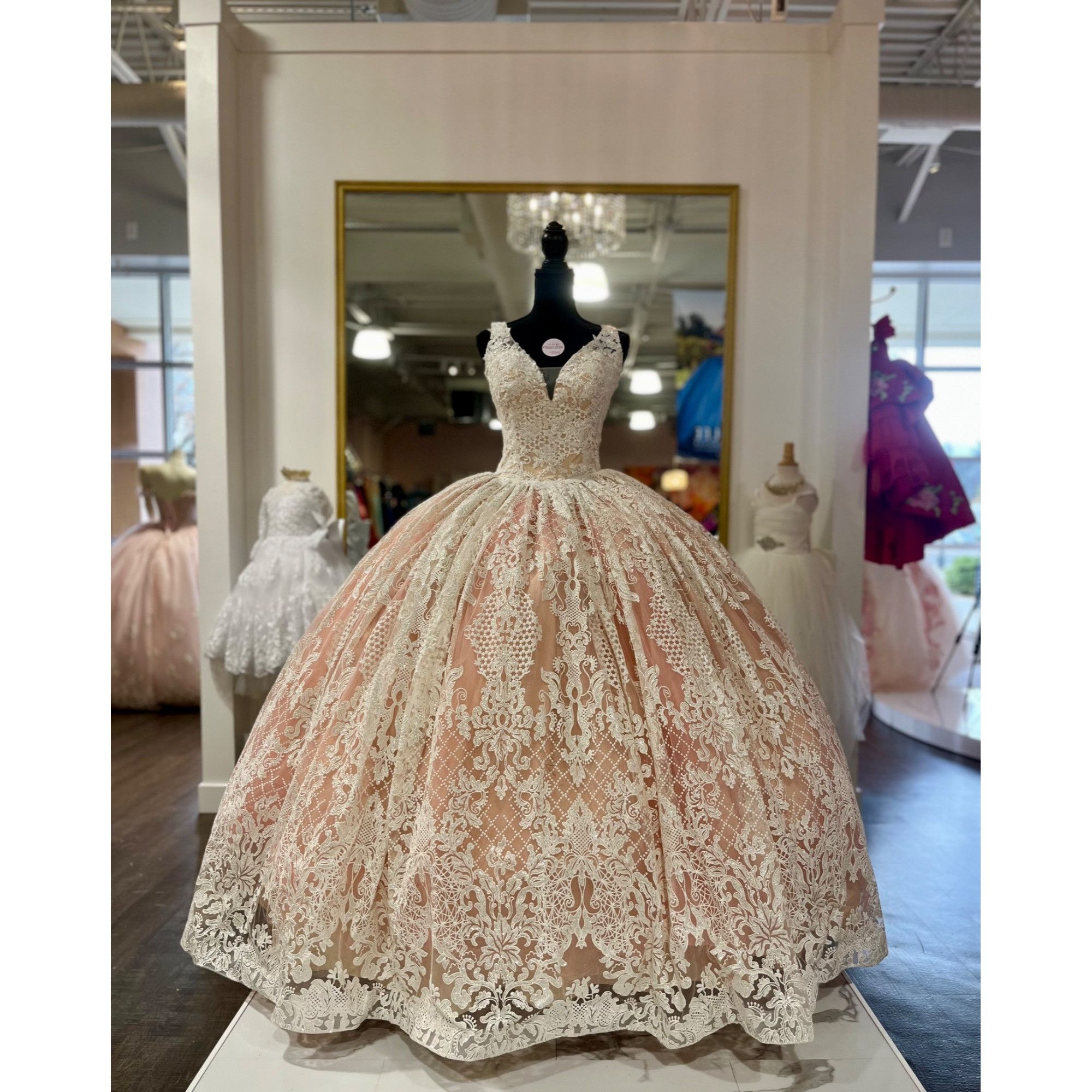 Other V-neckline with detachable sleeves, lace appliques bodice, g Size XL / US 12-14 / IT 48-50 - 2 Thumbnail