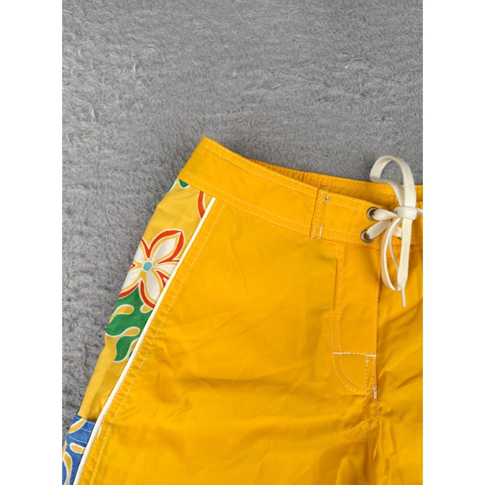 Vintage VINTAGE Mysterioso Board Shorts Women 4 Yellow Pattern Changing Chameleon Fabric Size 27" / US 4 / IT 40 - 4 Thumbnail