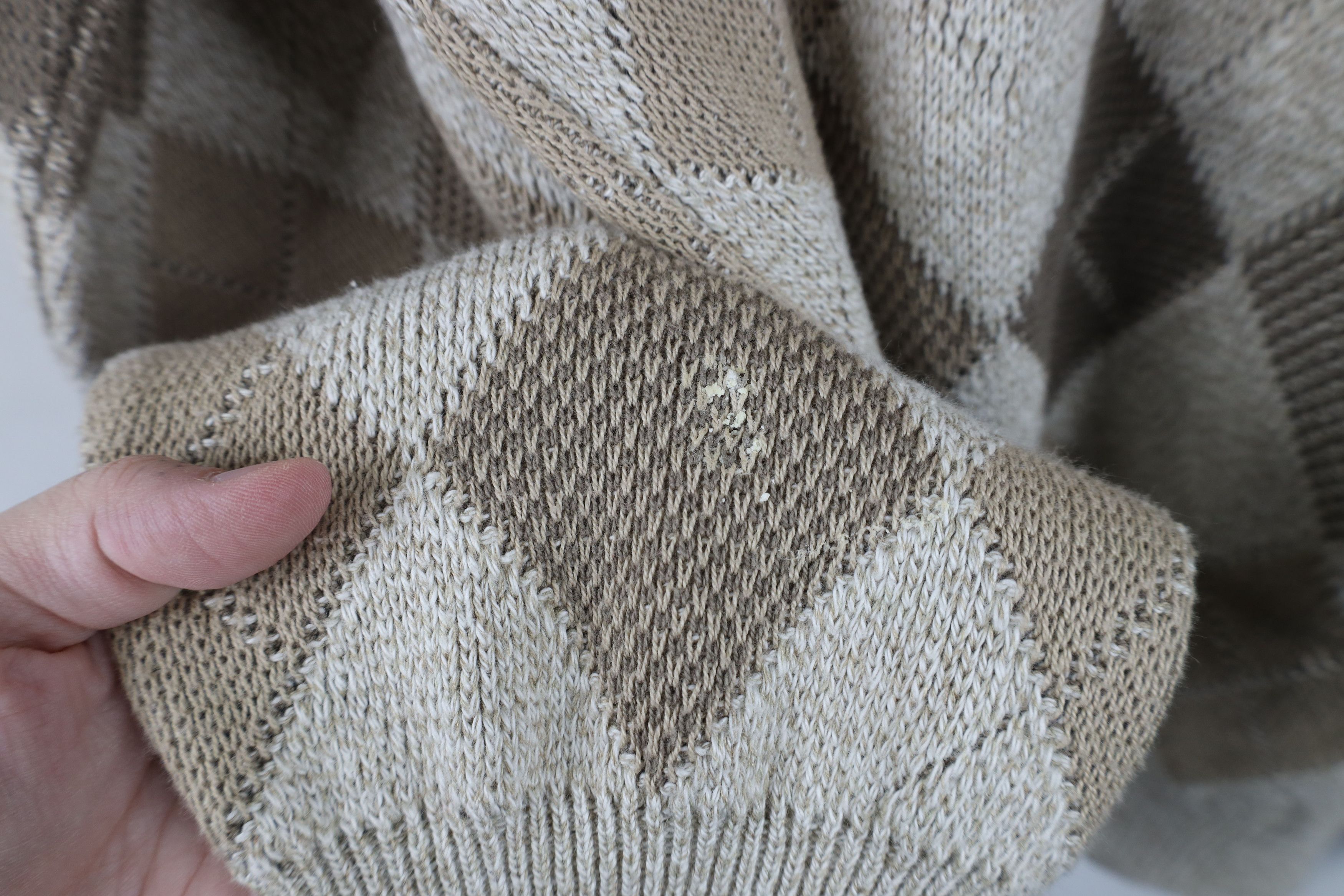 Vintage Vintage 90s Streetwear Diamond Knit V-Neck Sweater USA Size US XL / EU 56 / 4 - 11 Thumbnail
