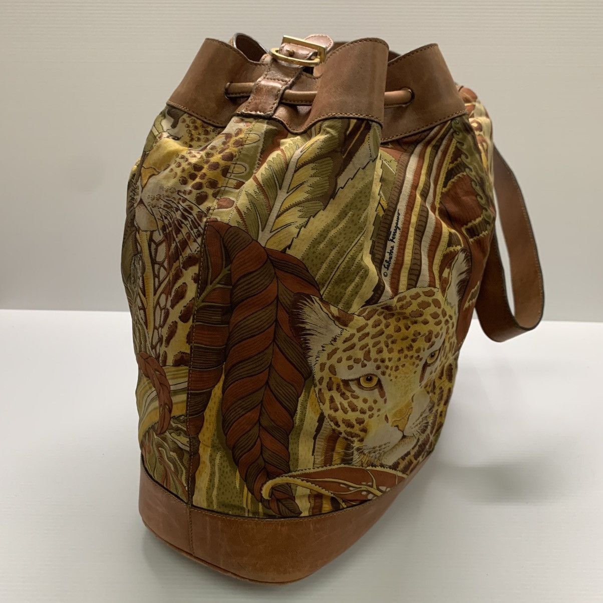 Salvatore Ferragamo Salvatore Ferragamo Flora Bucket Bag Size ONE SIZE - 3 Thumbnail