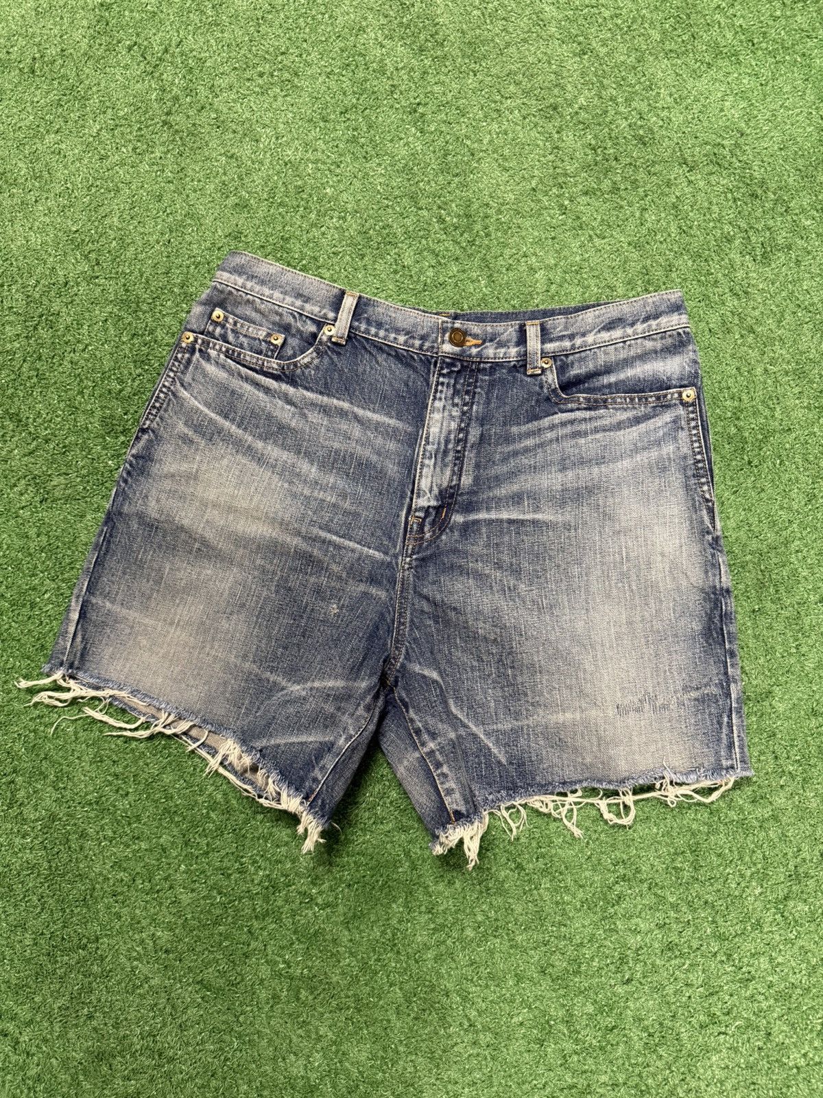 Saint Laurent Paris Saint laurent distressed jean shorts Size US 32 / EU 48 - 1 Thumbnail
