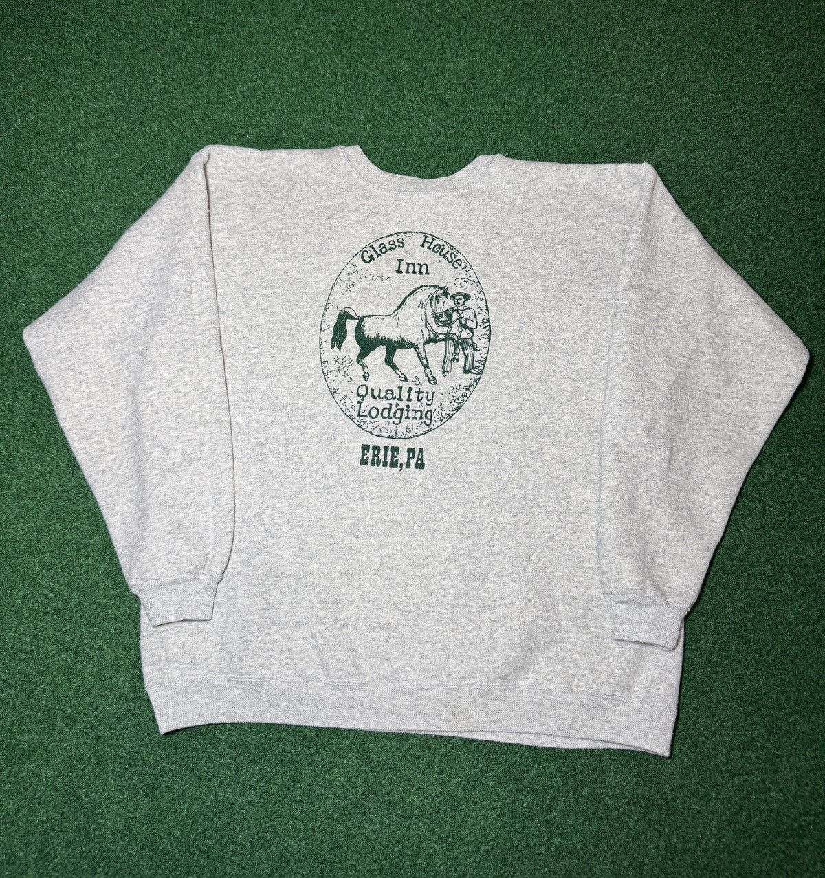 Hanes Glass House In Quality Lodging Vintage M/L 22x25 Sweatshirt Size US L / EU 52-54 / 3 - 1 Thumbnail