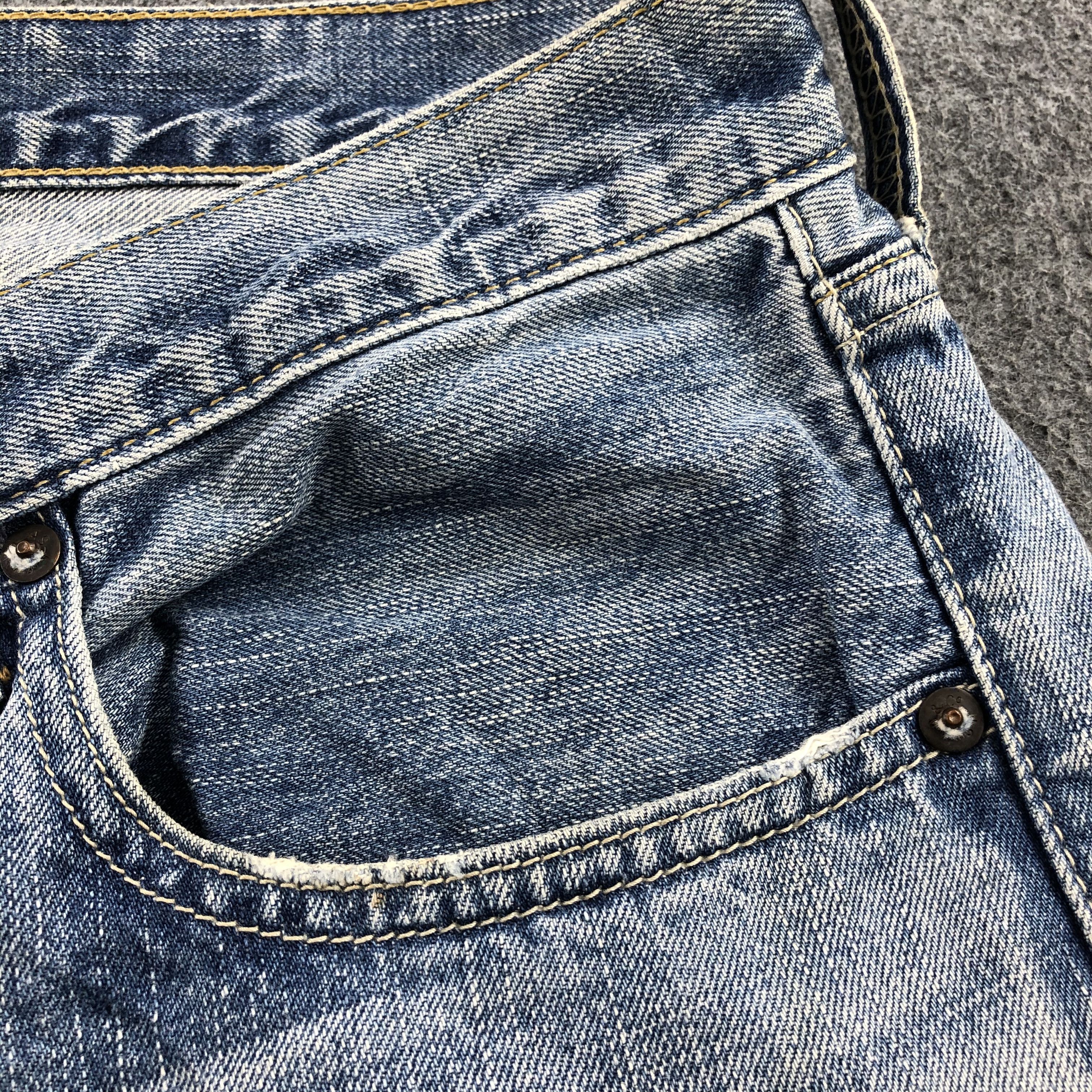 Levi's Vintage 90s Light Wash Levis 506 Jeans-J1917 Size US 32 / EU 48 - 10 Thumbnail