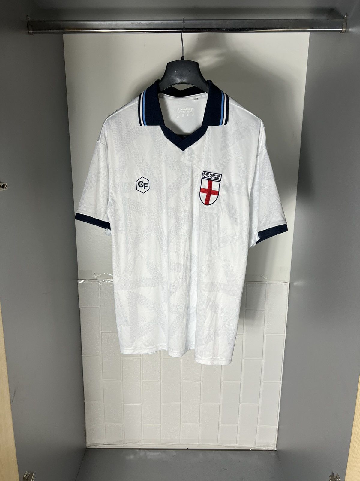Vintage VERY RARE ENGLAND RETRO CLASSICOS DE FUTEBOL JERSEY Y2K 90s Size US M / EU 48-50 / 2 - 1 Thumbnail