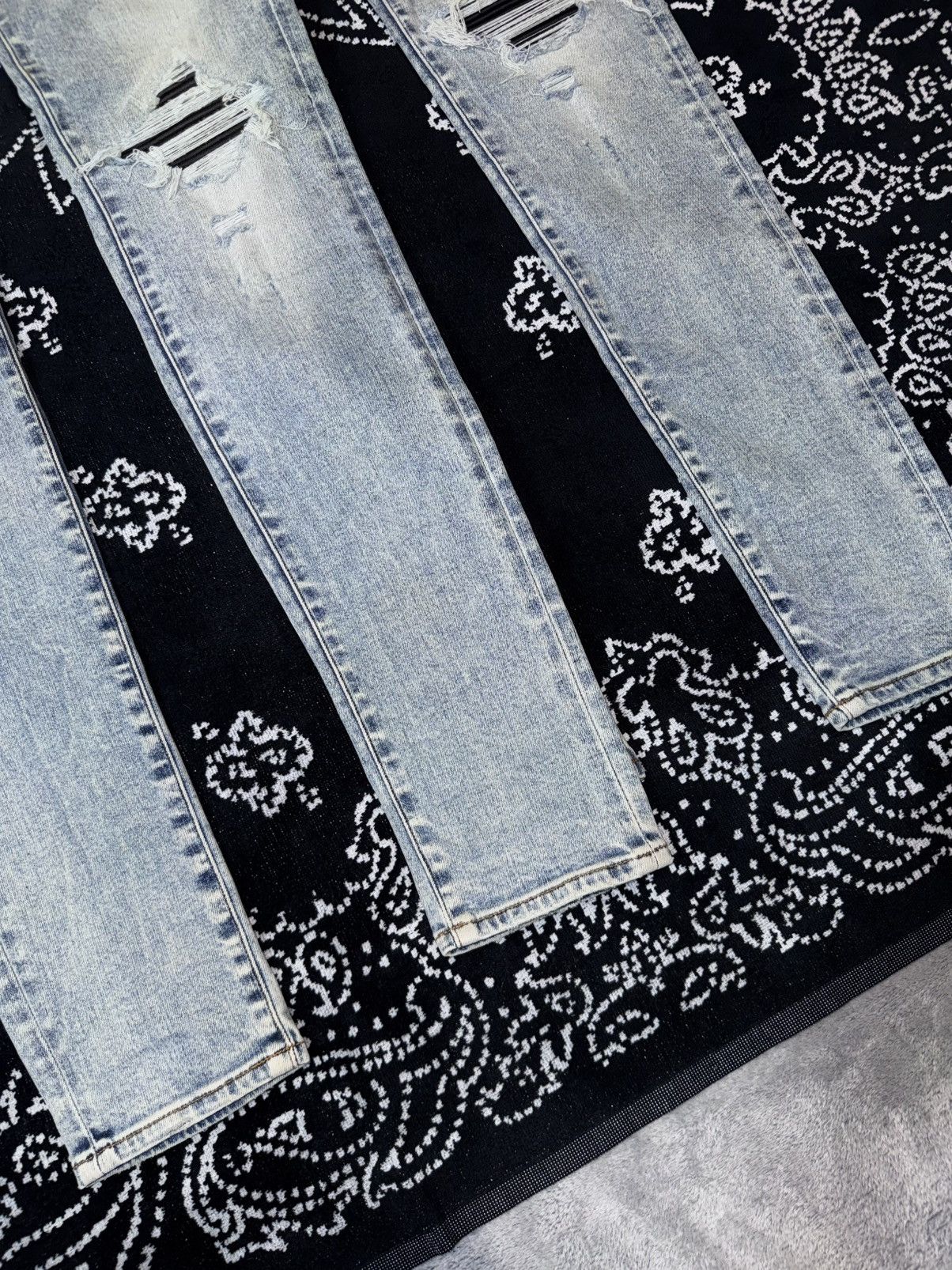 Amiri AMIRI MX1 BLUE DISTRESSED JEANS Size US 31 - 13 Thumbnail