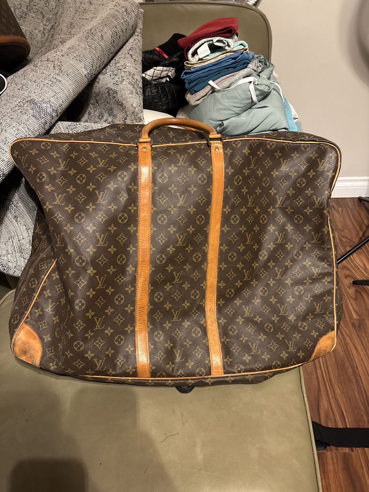 Louis Vuitton Vintage Louis Vuitton Sirius 70 Monogram Travel Bag Size ONE SIZE - 1 Thumbnail