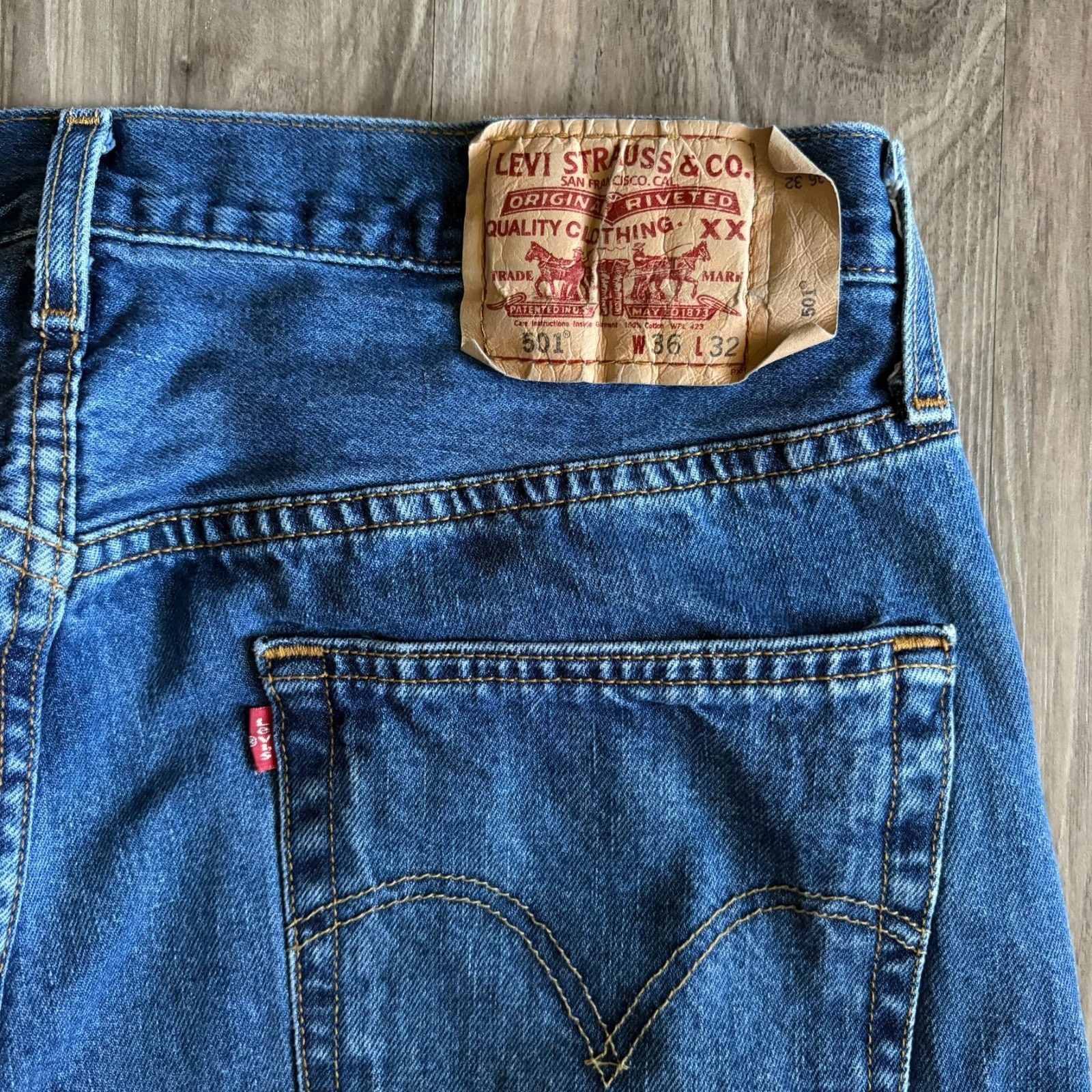Levi's Levis 501 Jeans Mens Size 36x32 Blue Straight Button Fly Size US 36 / EU 52 - 9 Thumbnail