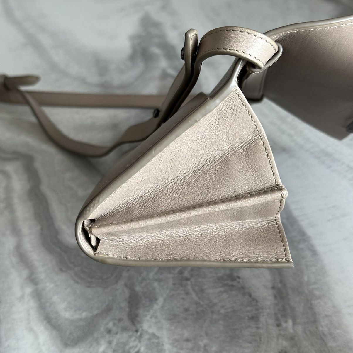 Massimo Dutti Massimo Dutti Taupe Beige Leather Crossbody Bag Size ONE SIZE - 9 Thumbnail