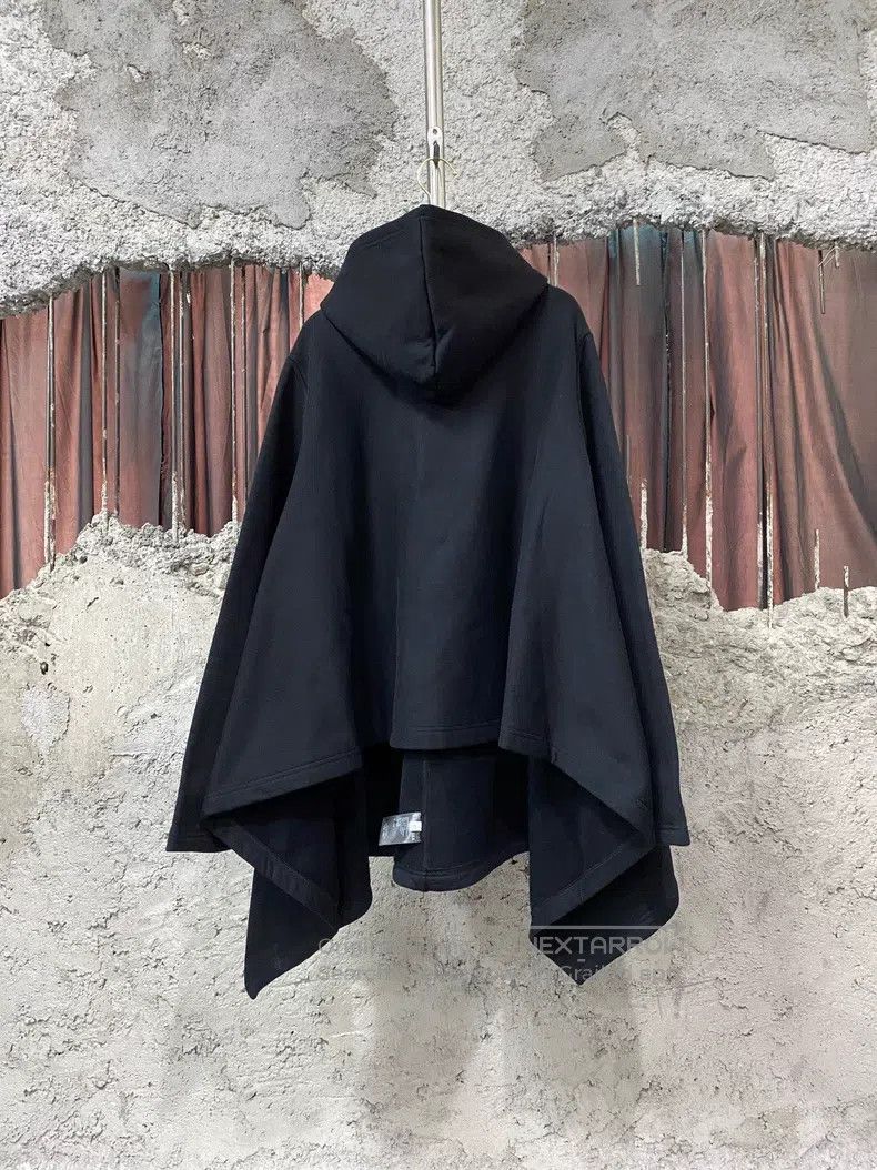 Balenciaga Balenciaga Hooded Sweatshirt Cloak Size US XS / EU 42 / 0 - 2 Thumbnail