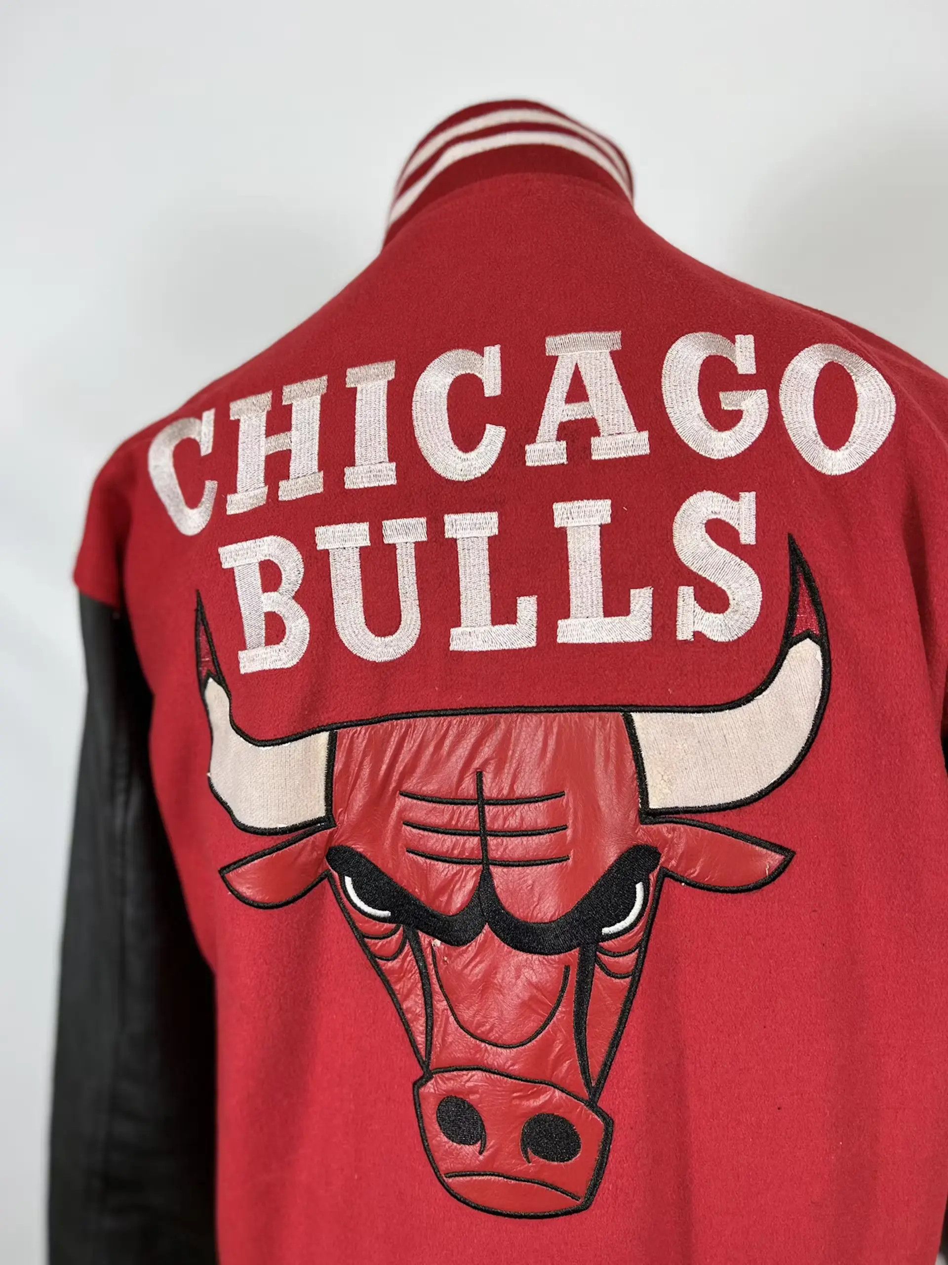 NBA Vintage Chicago Bulls NBA Bomber jacket Size US L / EU 52-54 / 3 - 5 Thumbnail