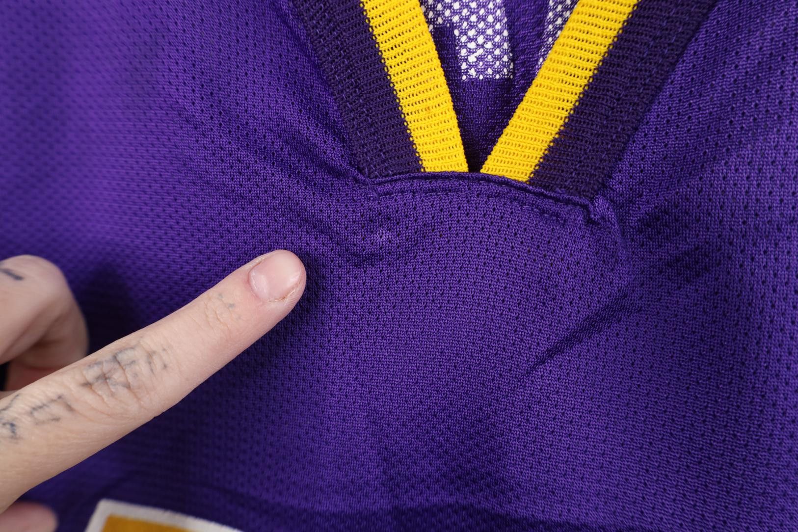 Champion Vintage 90s Champion Los Angeles Lakers Basketball Jersey #8 Size US XXL / EU 58 / 5 - 5 Thumbnail