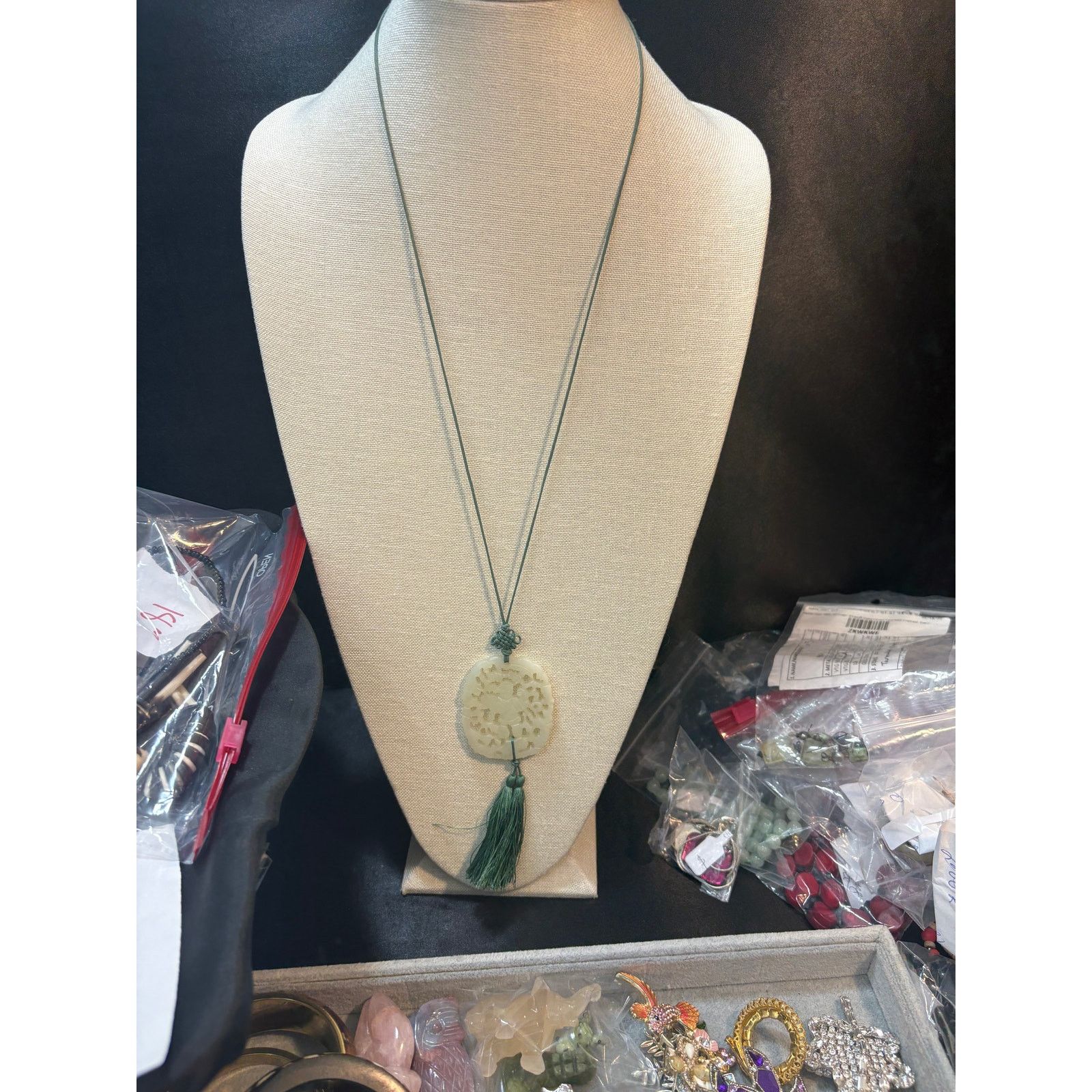 Other Vintage Nephrite Jade Openwork Pendant Necklace Size ONE SIZE - 3 Thumbnail