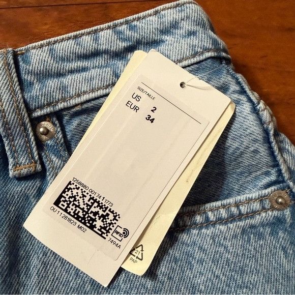 H&M H&M Light Blue Cutt off Jean Shorts Sz 2 Size 26" / US 2 / IT 38 - 4 Thumbnail