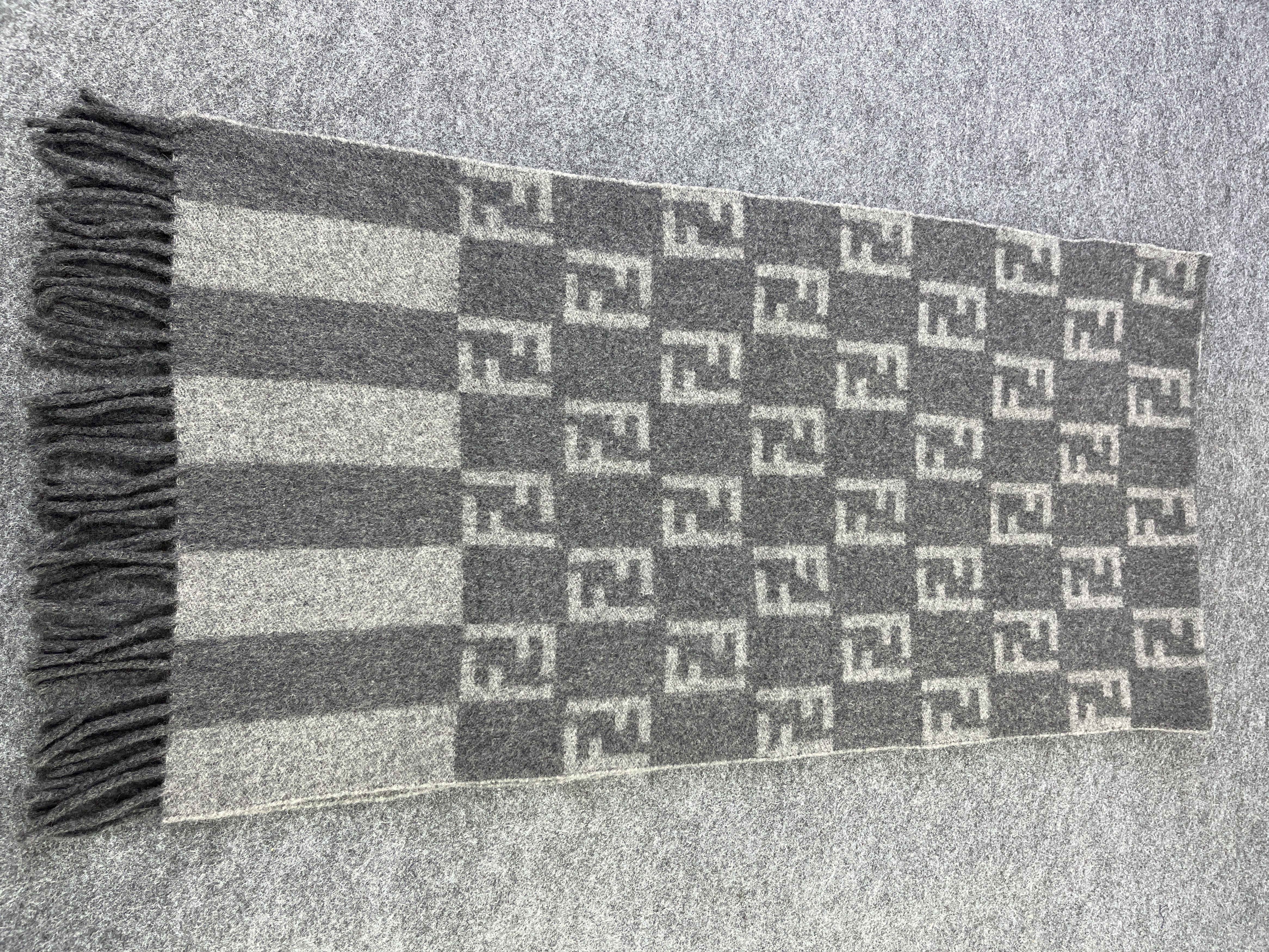 Fendi Fendi Scarf / Muffler / Neckwear T168 Size ONE SIZE - 2 Thumbnail