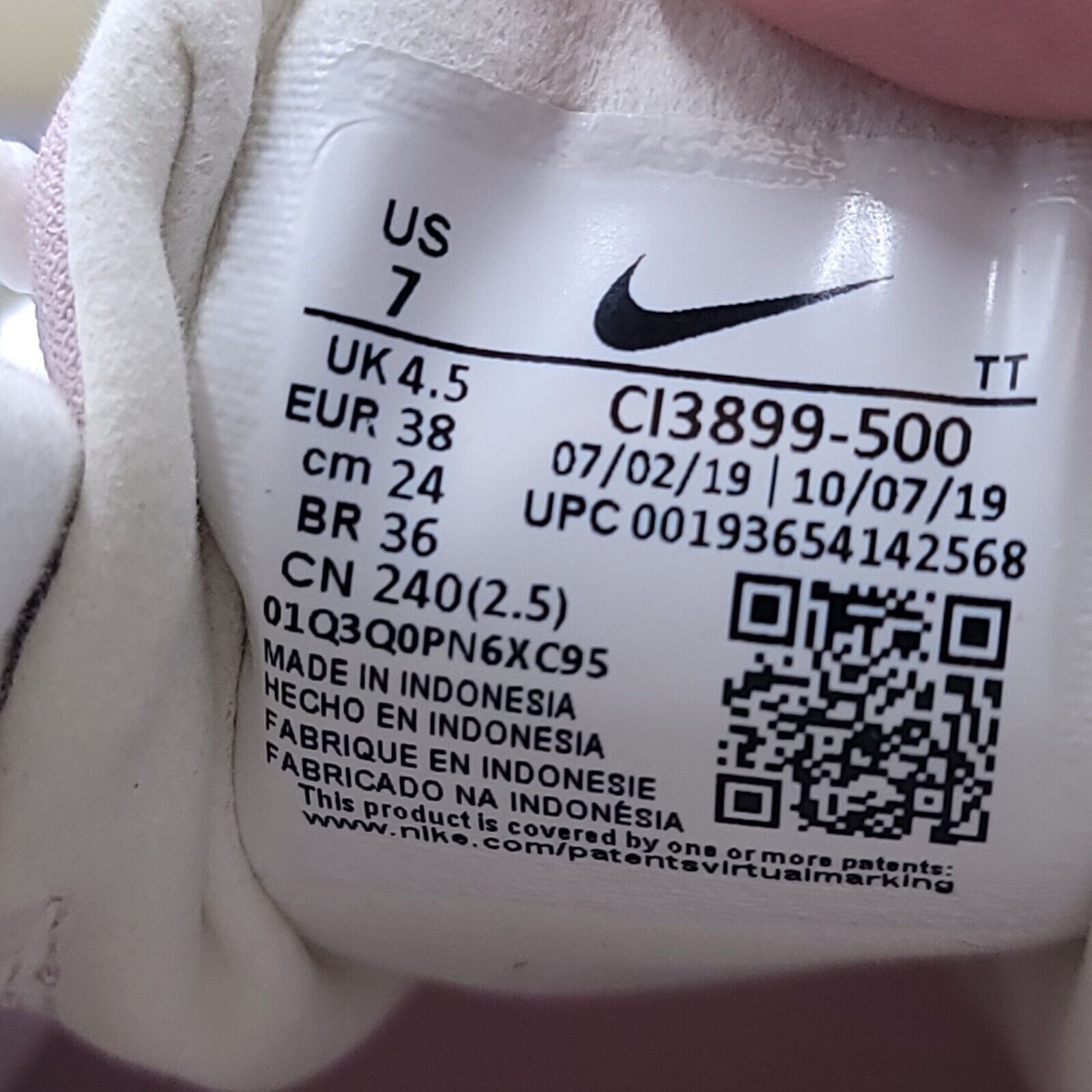Nike Nike Air Max 270 React Athletic Shoe Women Size 7 CI3899-500 Size US 7 / IT 37 - 9 Thumbnail