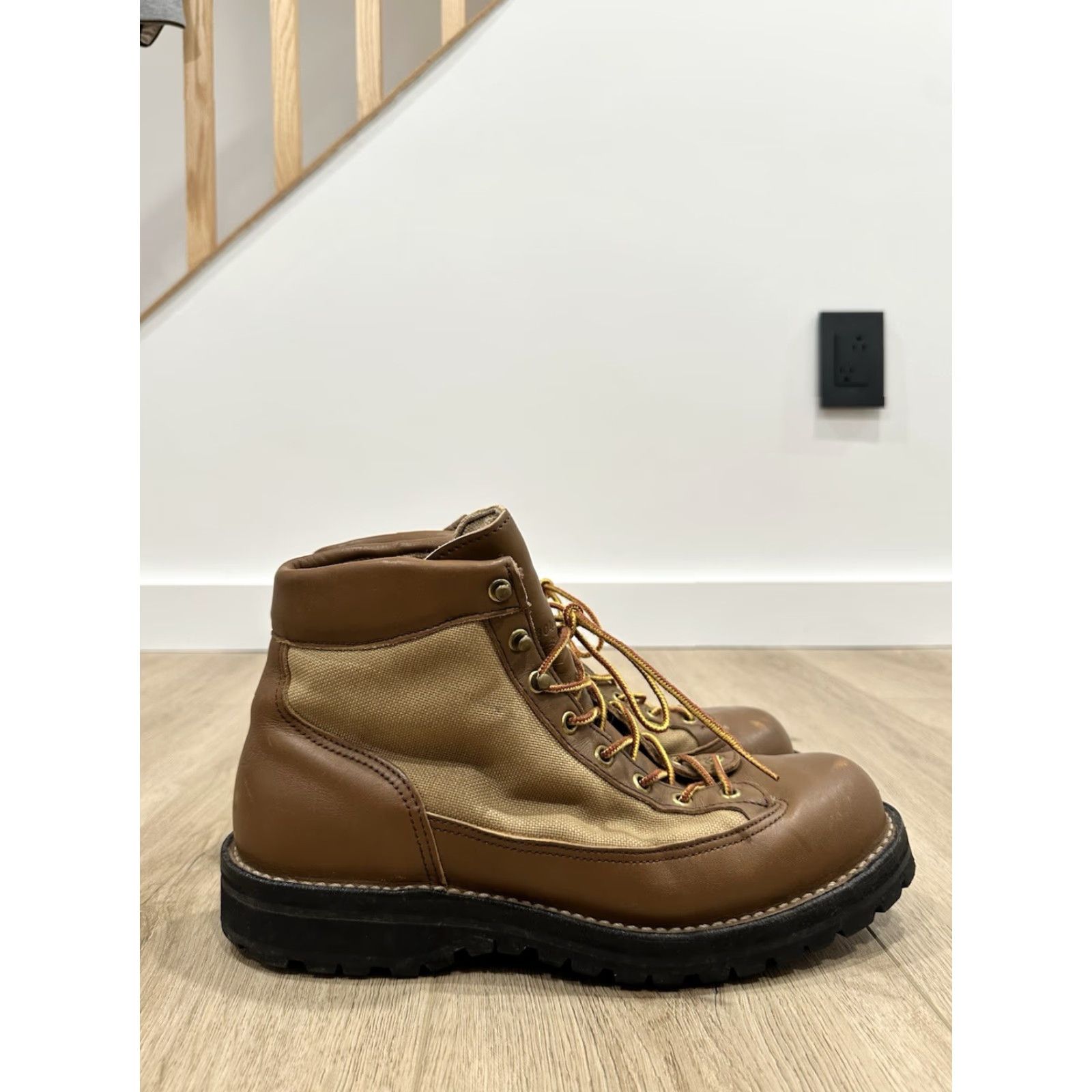 Danner VINTAGE Danner 30420 10D USA Made Brown Leather Black Tag Gore-Tex Boots Mens Boots Leather Brown Gore-Tex USA 90s? Size US 10 / EU 43 - 3 Thumbnail