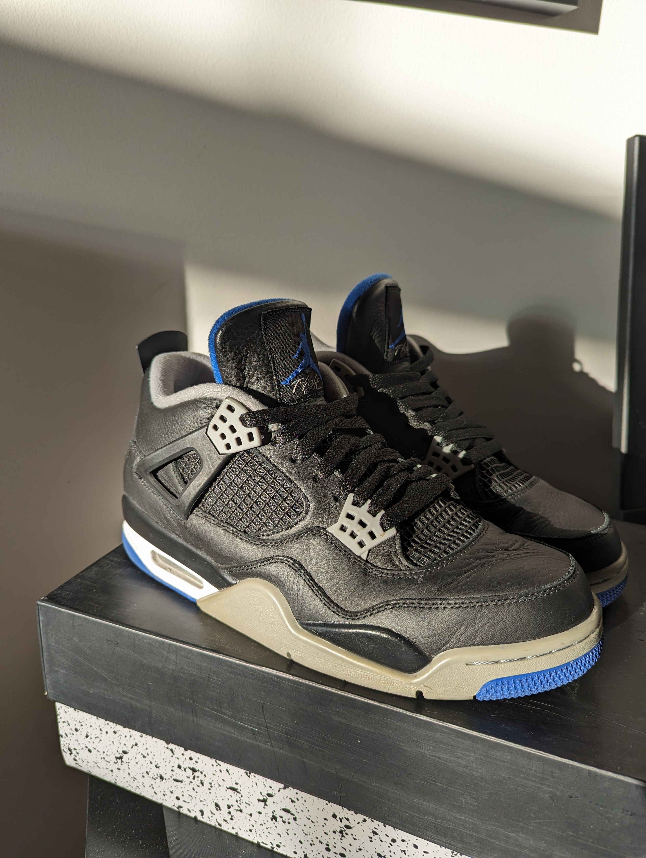 cargos with jordan 4