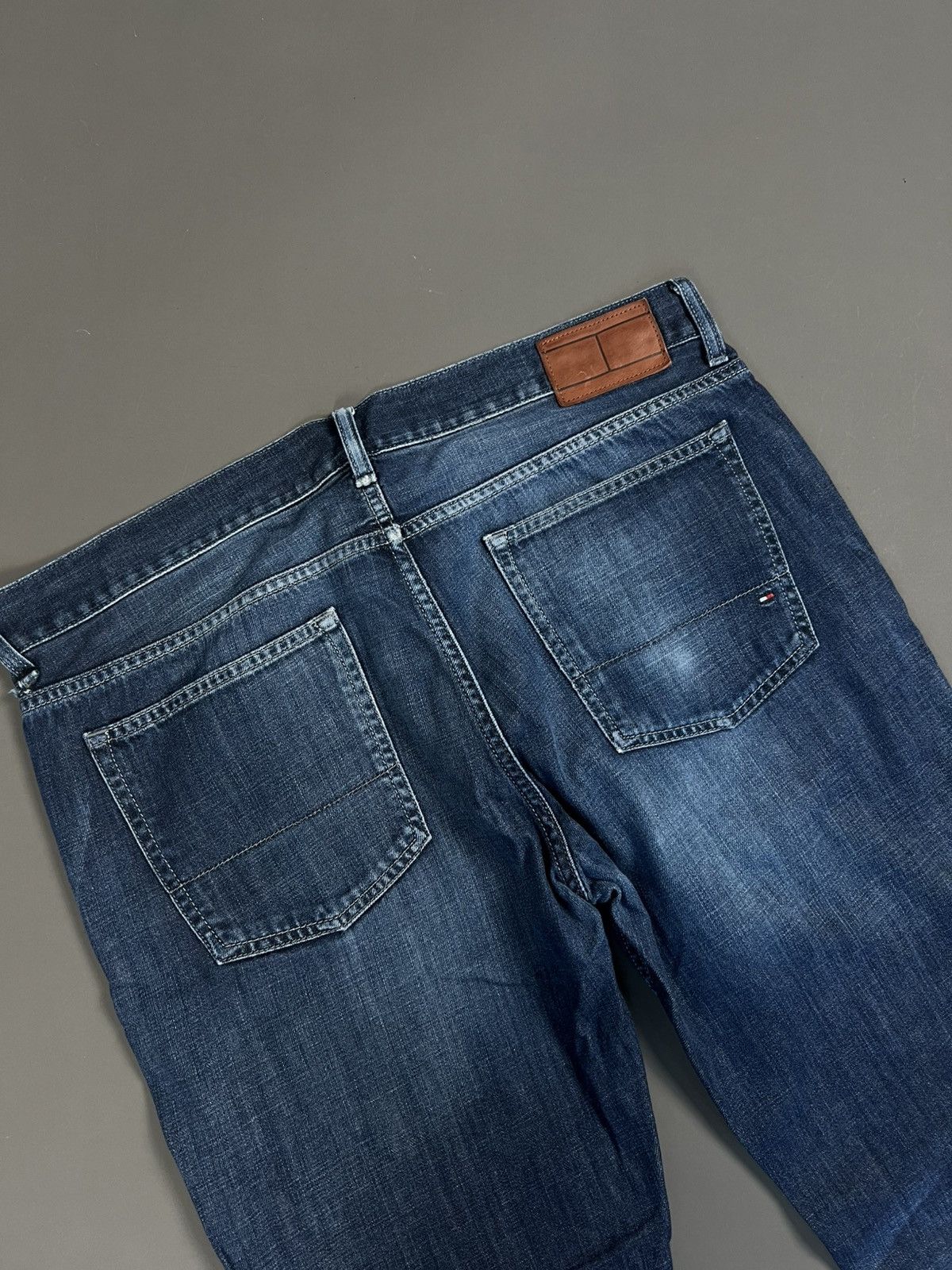 Tommy Hilfiger Tommy Hilfiger Jeans (XL) Size US 40 / EU 56 - 3 Thumbnail