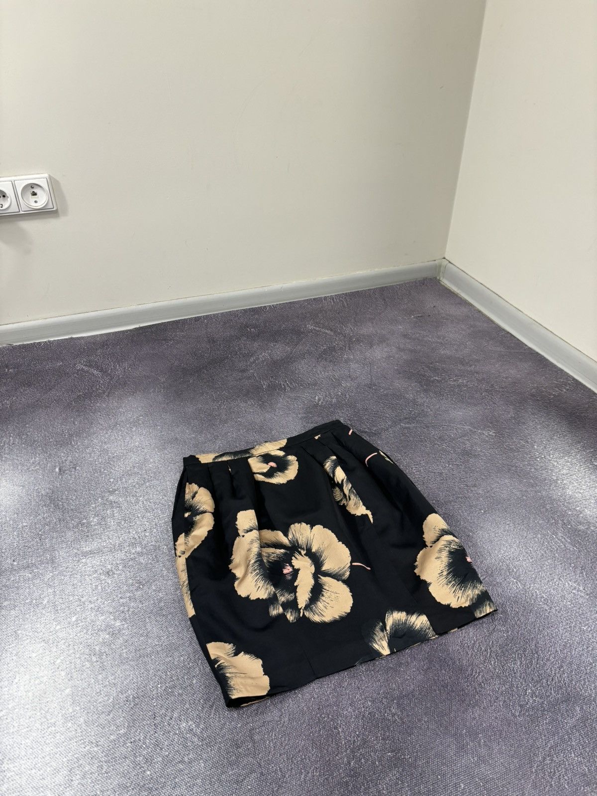Moschino Moschino Cheap And Chic Vintage Women’s Floral Silk Skirt Size 26" / US 2 / IT 38 - 3 Thumbnail