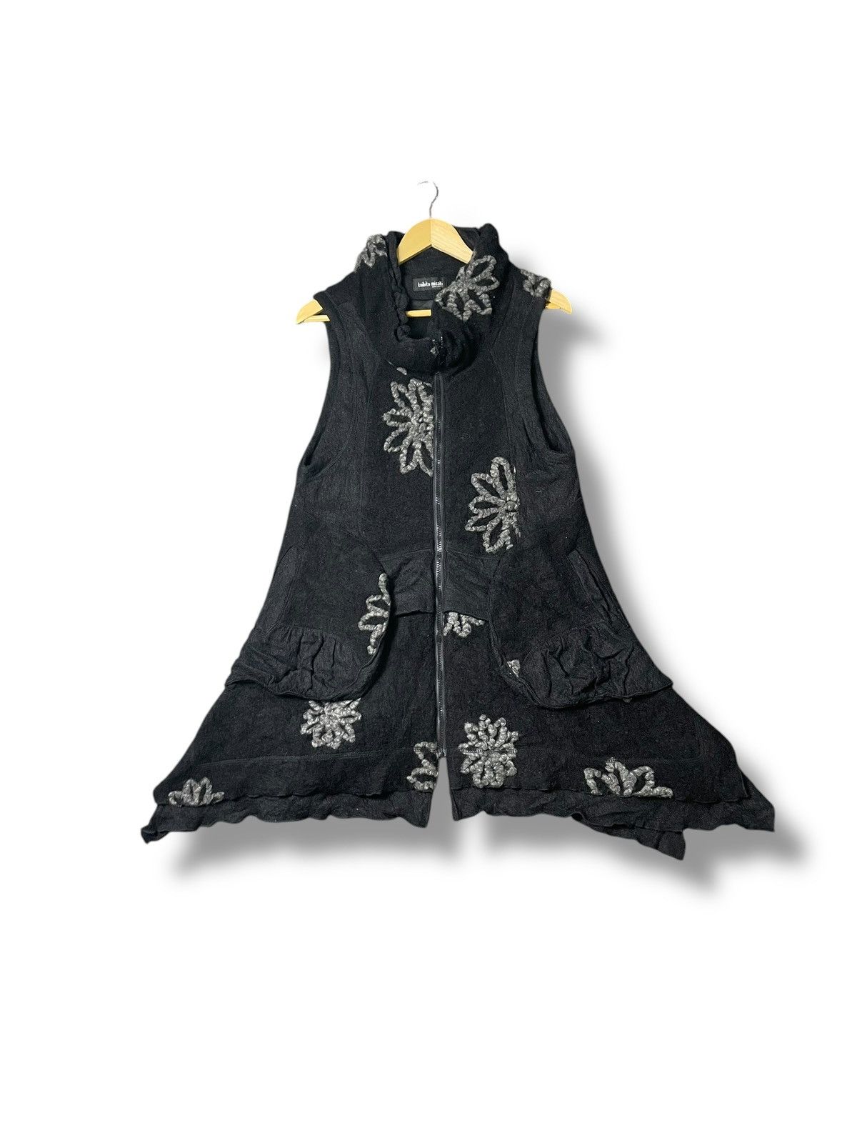 If Six Was Nine × Japanese Brand × Le Grande Bleu (L.G.B.) Koibito Misaki x Flower Embroided Wool Vests (32) Size US S / EU 44-46 / 1 - 1 Thumbnail