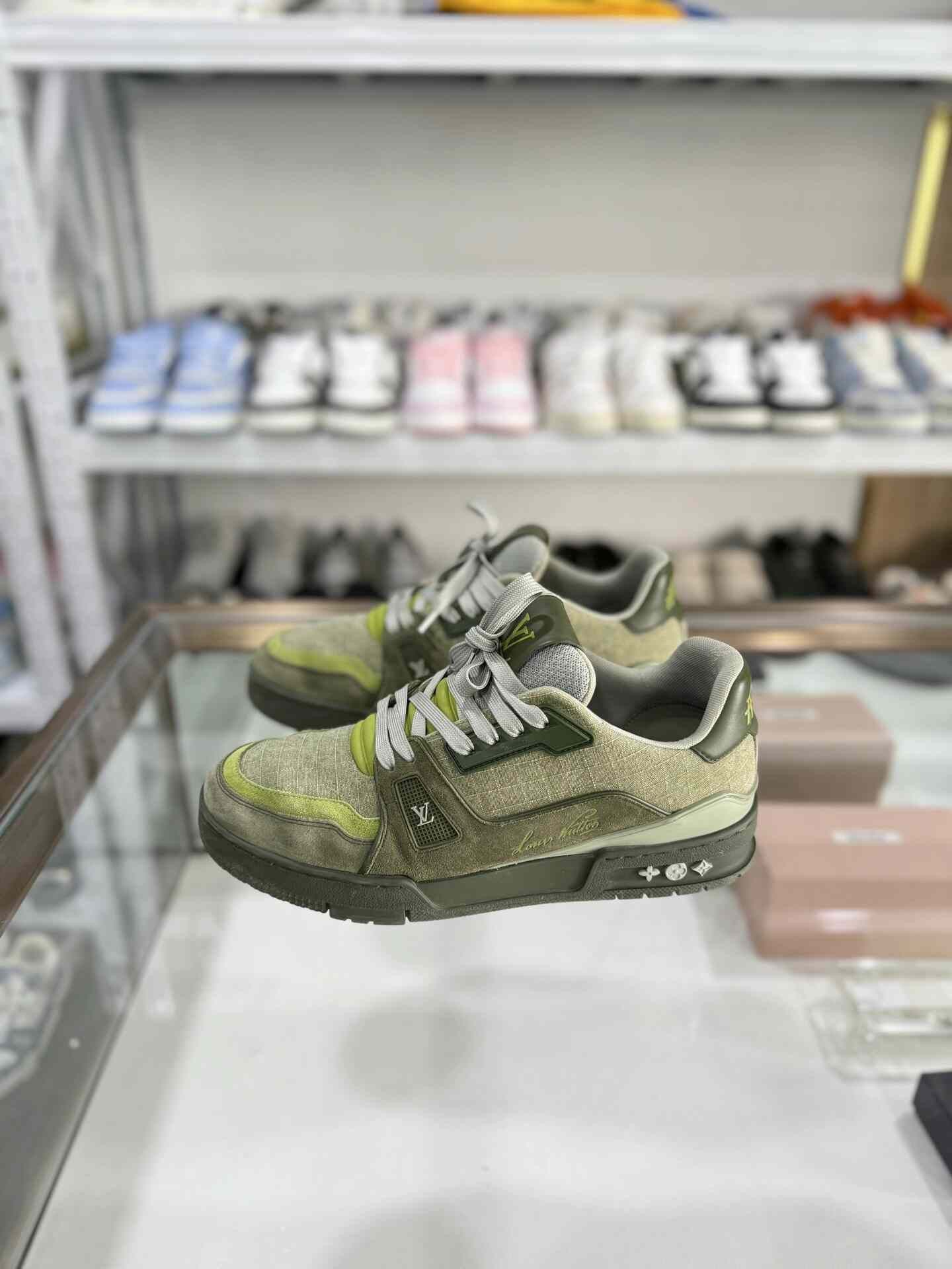 Louis Vuitton Louis Vuitton New Moss Green Trainer 41 Size US 8 / EU 41 - 1 Thumbnail