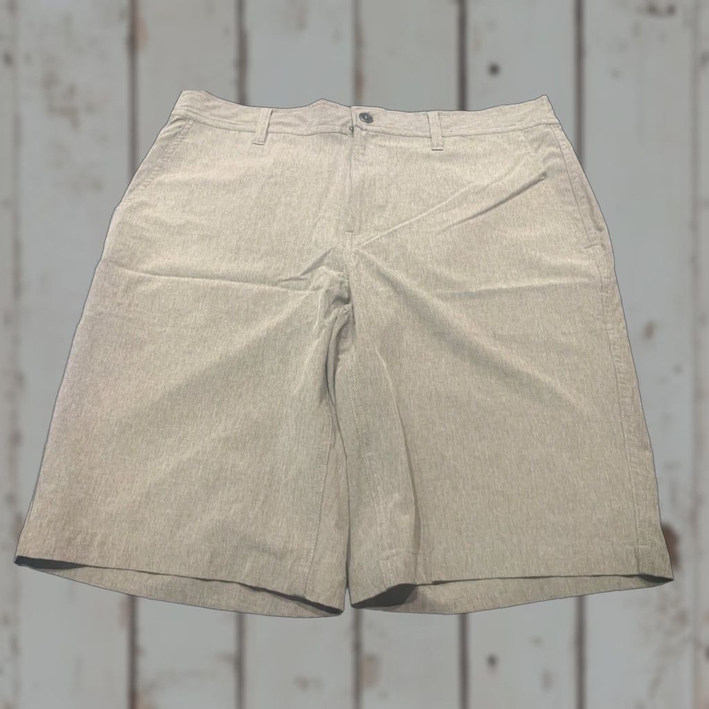 Vintage 32 Degrees Men's Khaki Shorts Size 34 Waist Regular Fit Stretch Chino Performance Golf Walking Beige Size US 34 / EU 50 - 1 Thumbnail