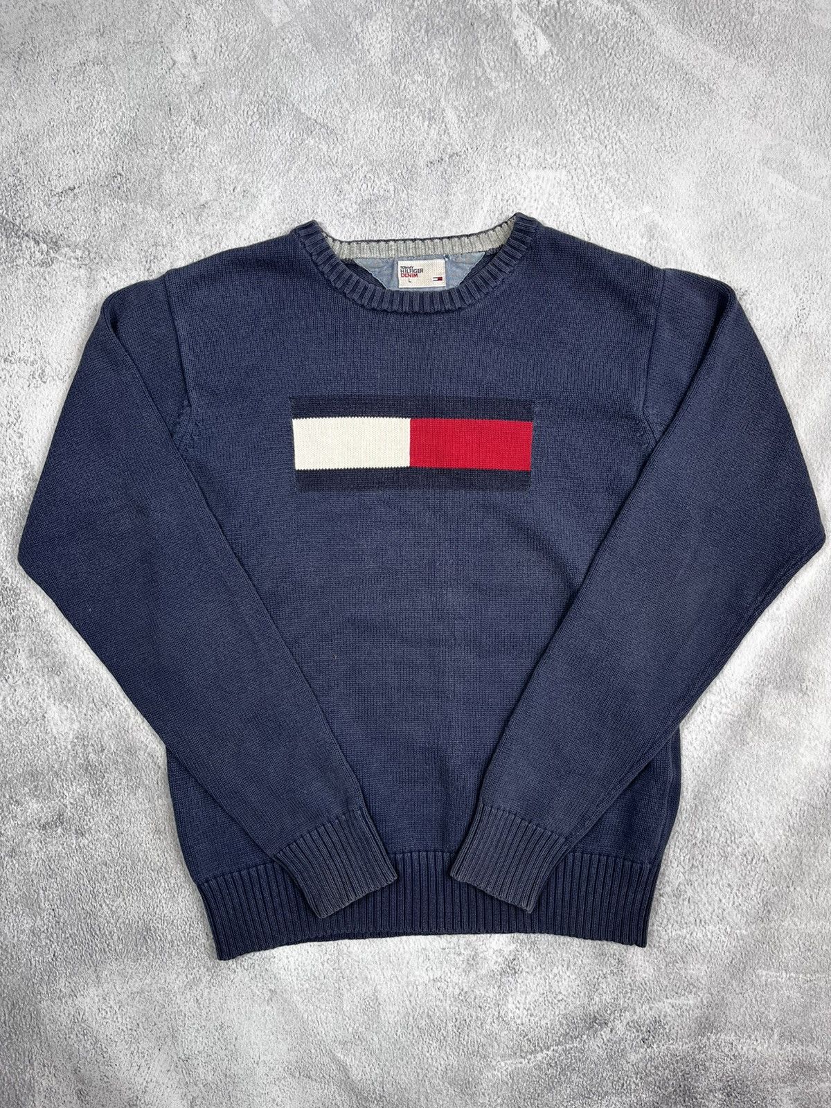 Tommy Hilfiger Vintage Y2K Tommy Hilfiger biglogo sweater old money size L Size US L / EU 52-54 / 3 - 1 Thumbnail